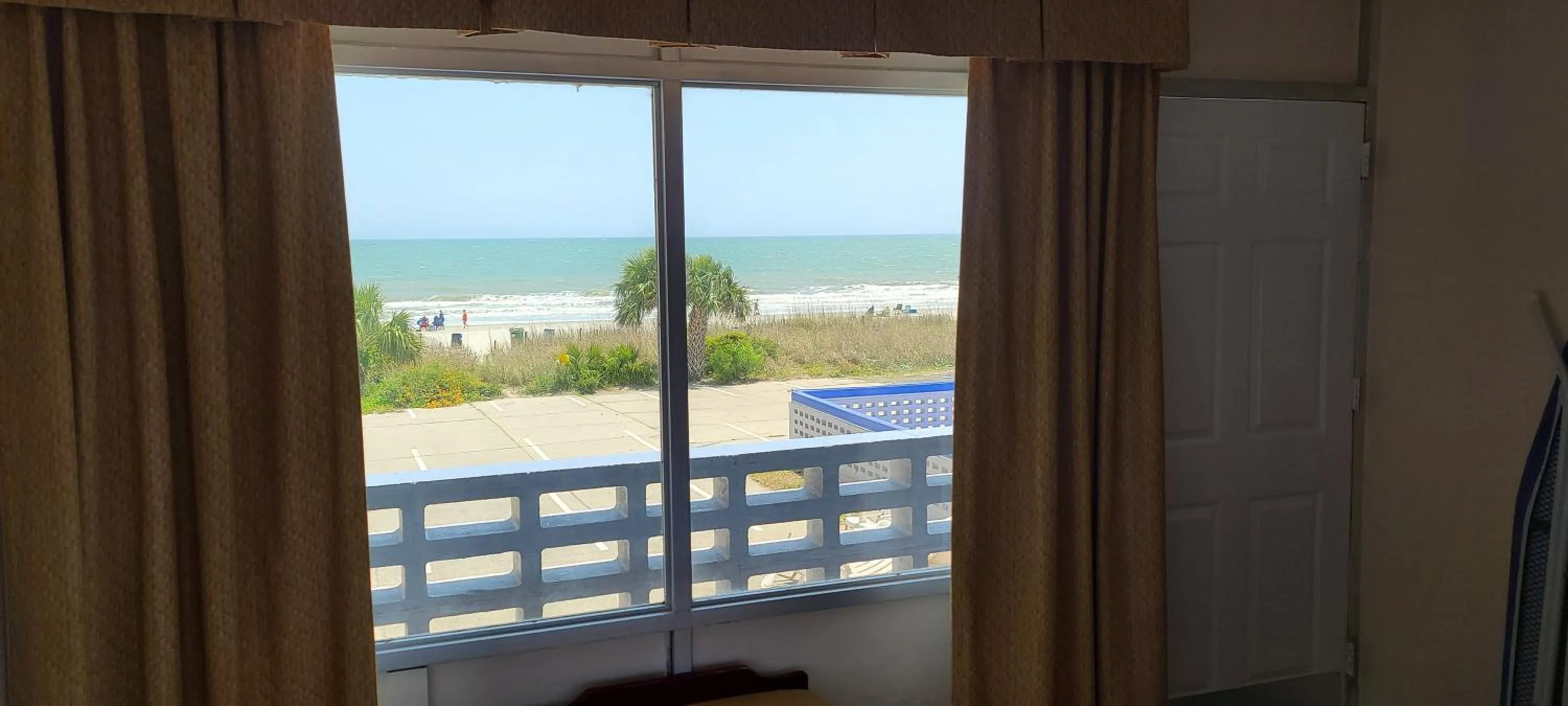 Oceanfront Twilight Surf Hotel