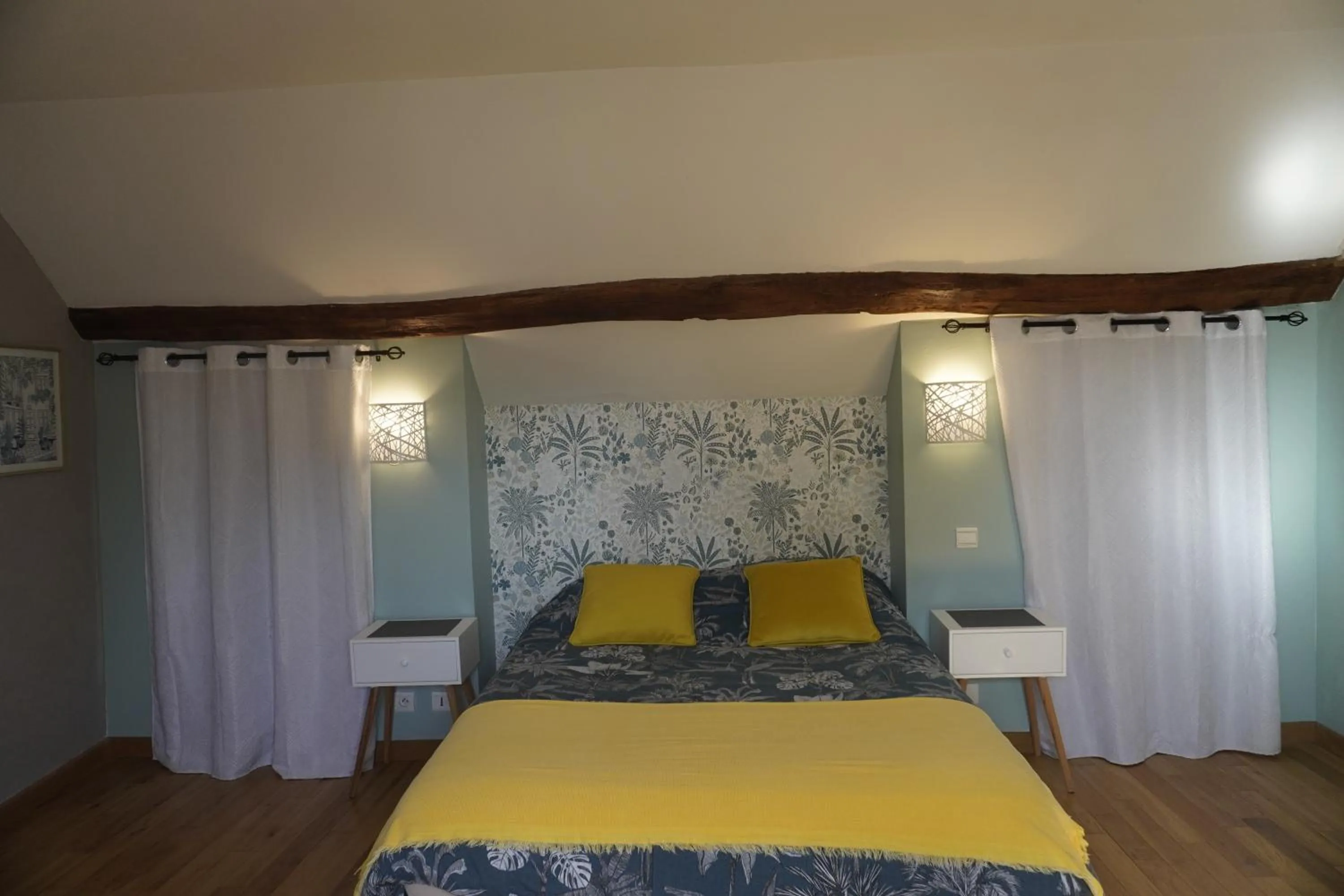 Bedroom, Bed in Le Domaine du Moulin 28 proche Chartres