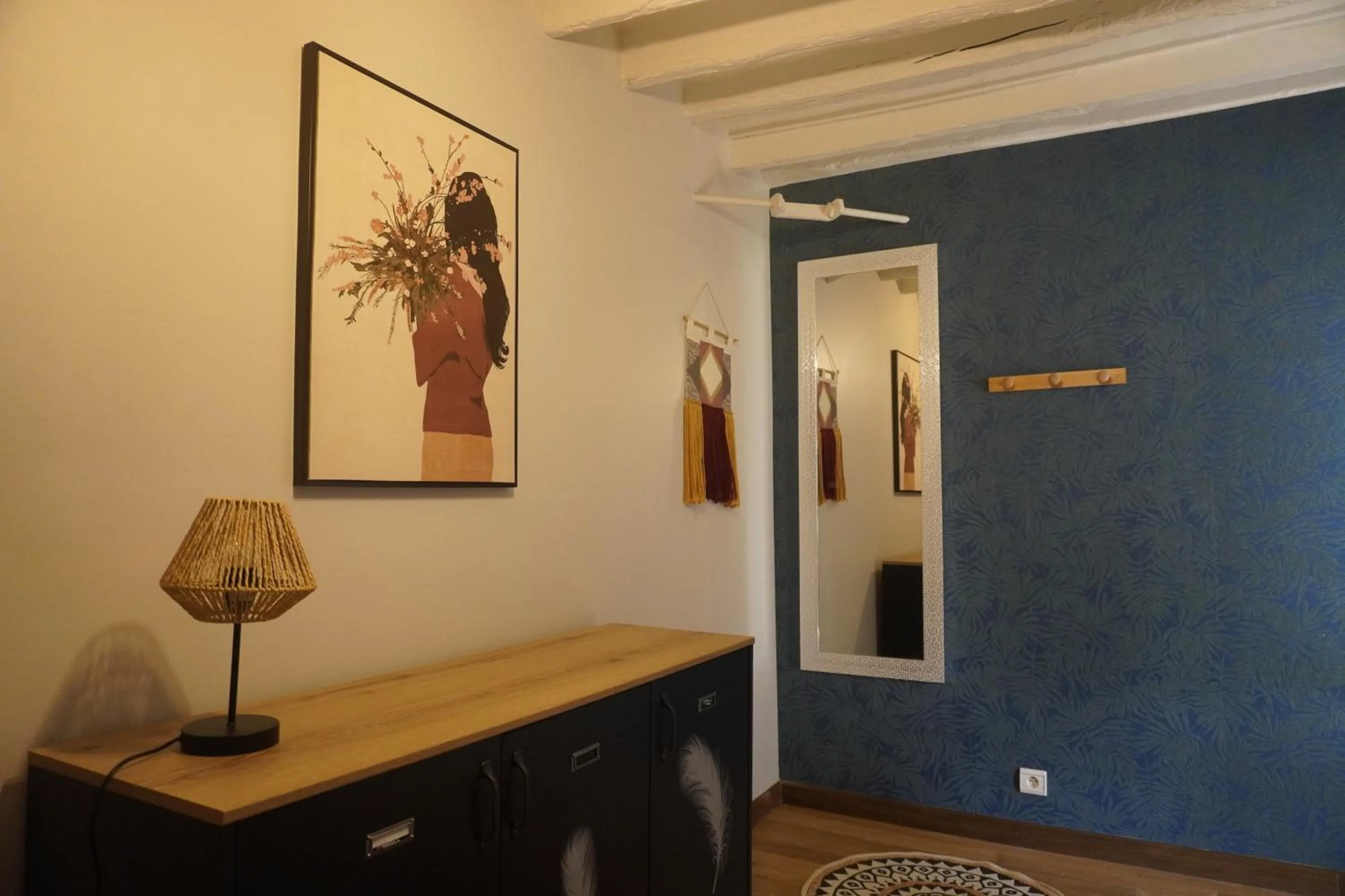 Decorative detail in Le Domaine du Moulin 28 proche Chartres