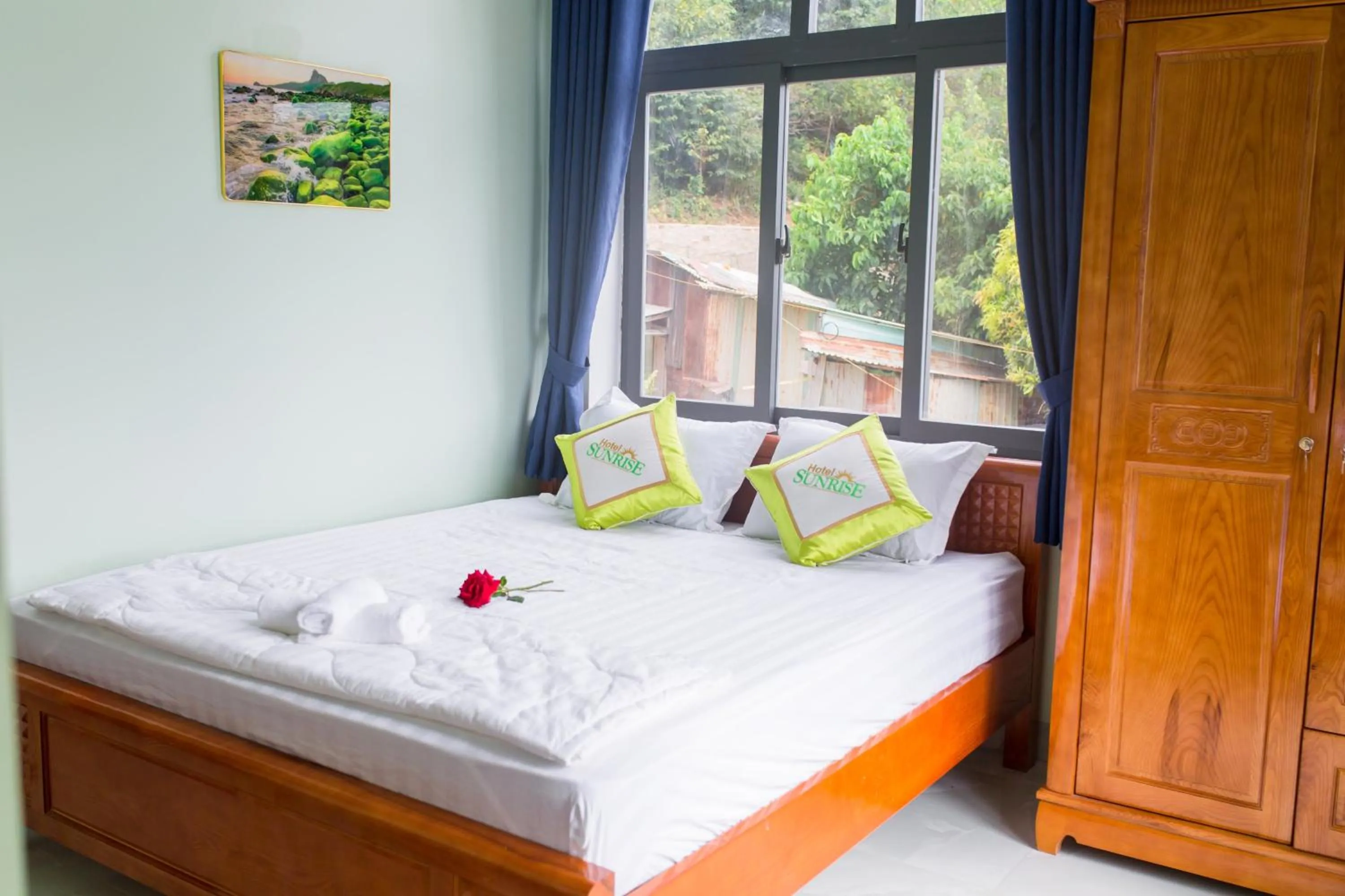 Bedroom, Bed in SUNRISE HOTEL