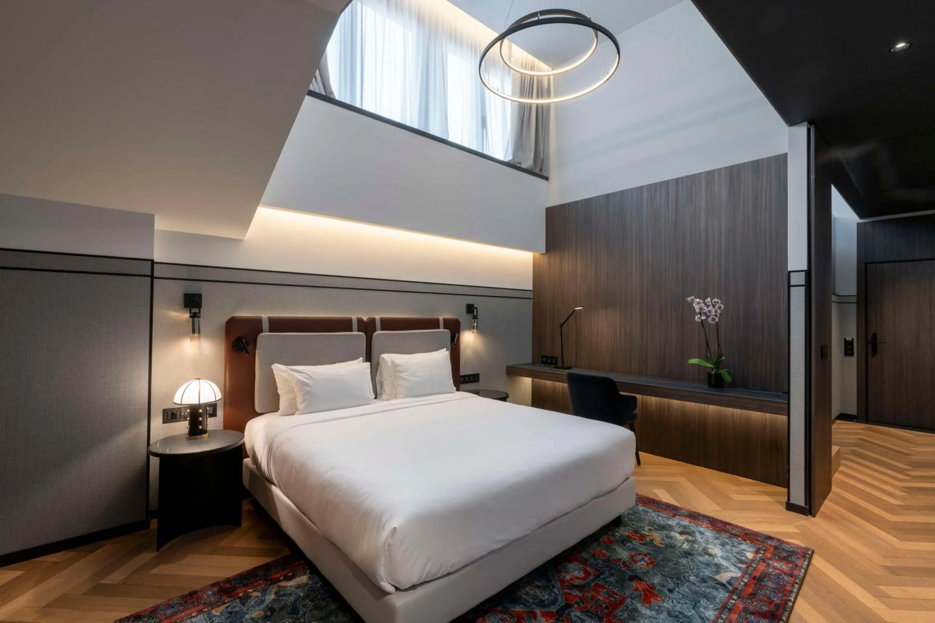 Photo of the whole room, Bed in Palazzo Touring Club Milan, A Radisson Collection Hotel