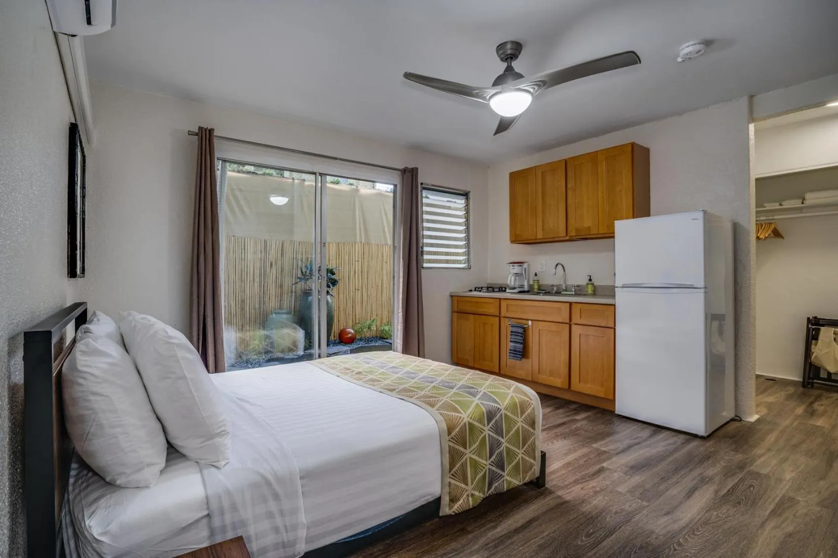 Bed in Aloha Suites Waikiki