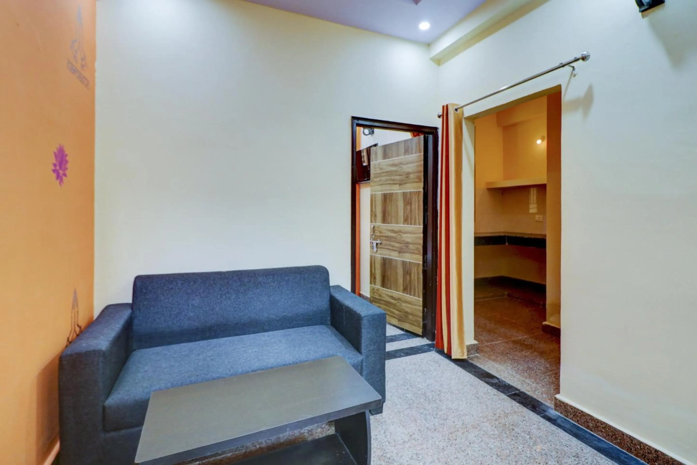 Bedroom in Hotel O Palace At Seventy Two Near Iskcon Temple Noida