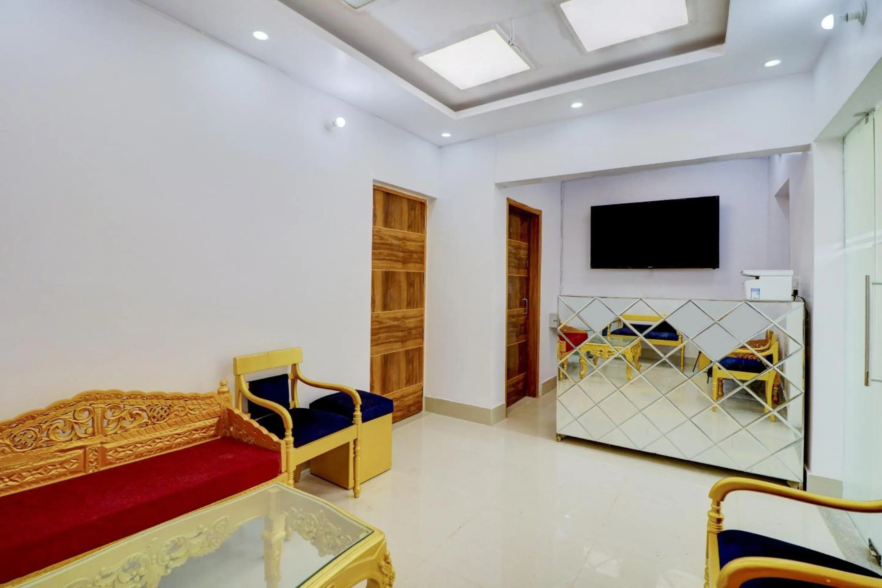 Lobby or reception in Hotel O Palace At Seventy Two Near Iskcon Temple Noida