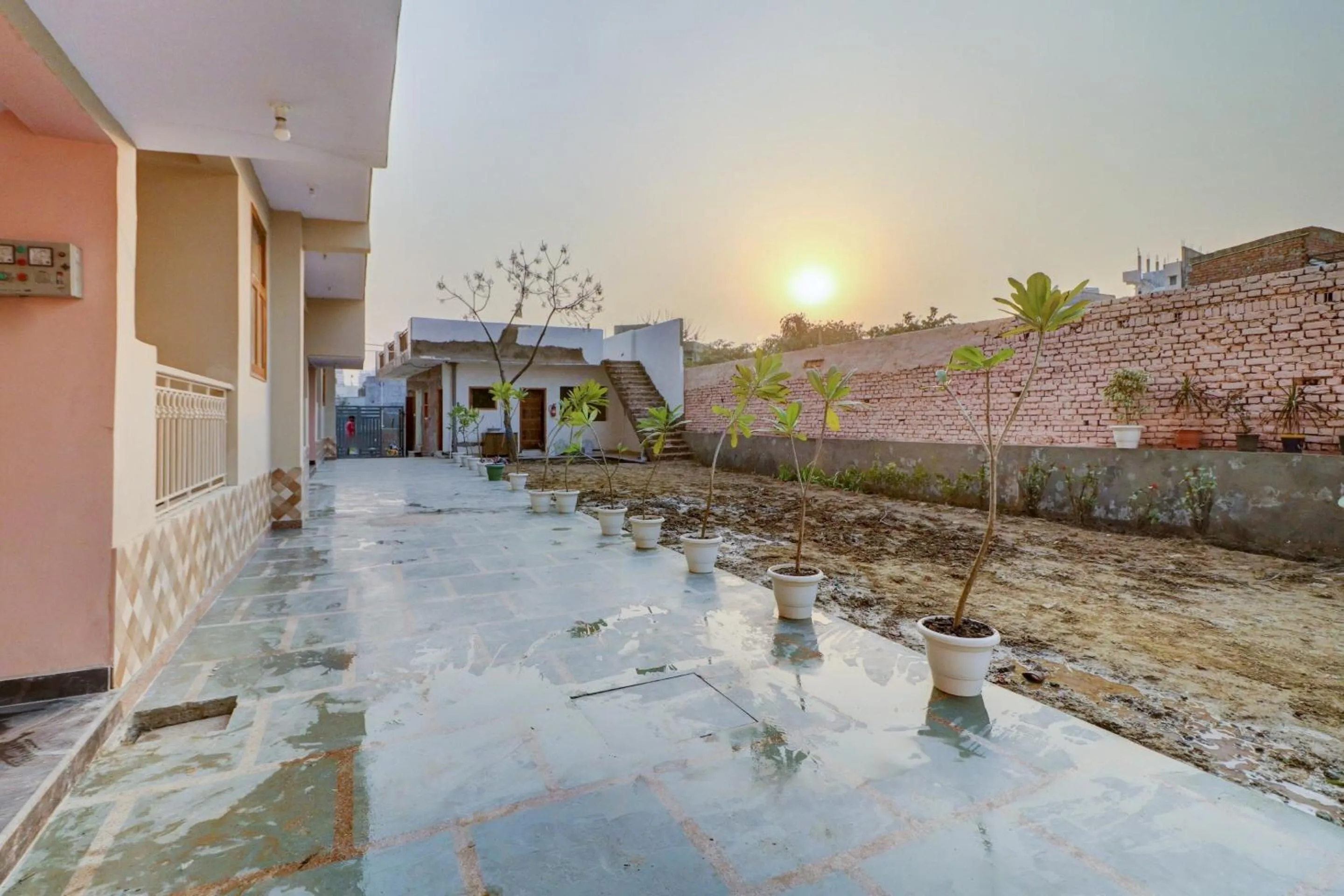 Lobby or reception in Hotel O Palace At Seventy Two Near Iskcon Temple Noida