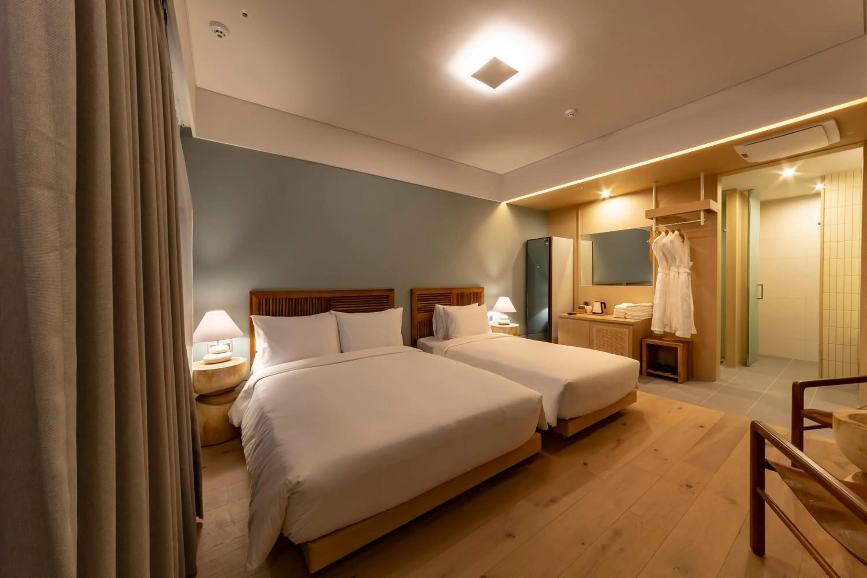 Photo of the whole room, Bed in Hound Hotel Haeundae Signature