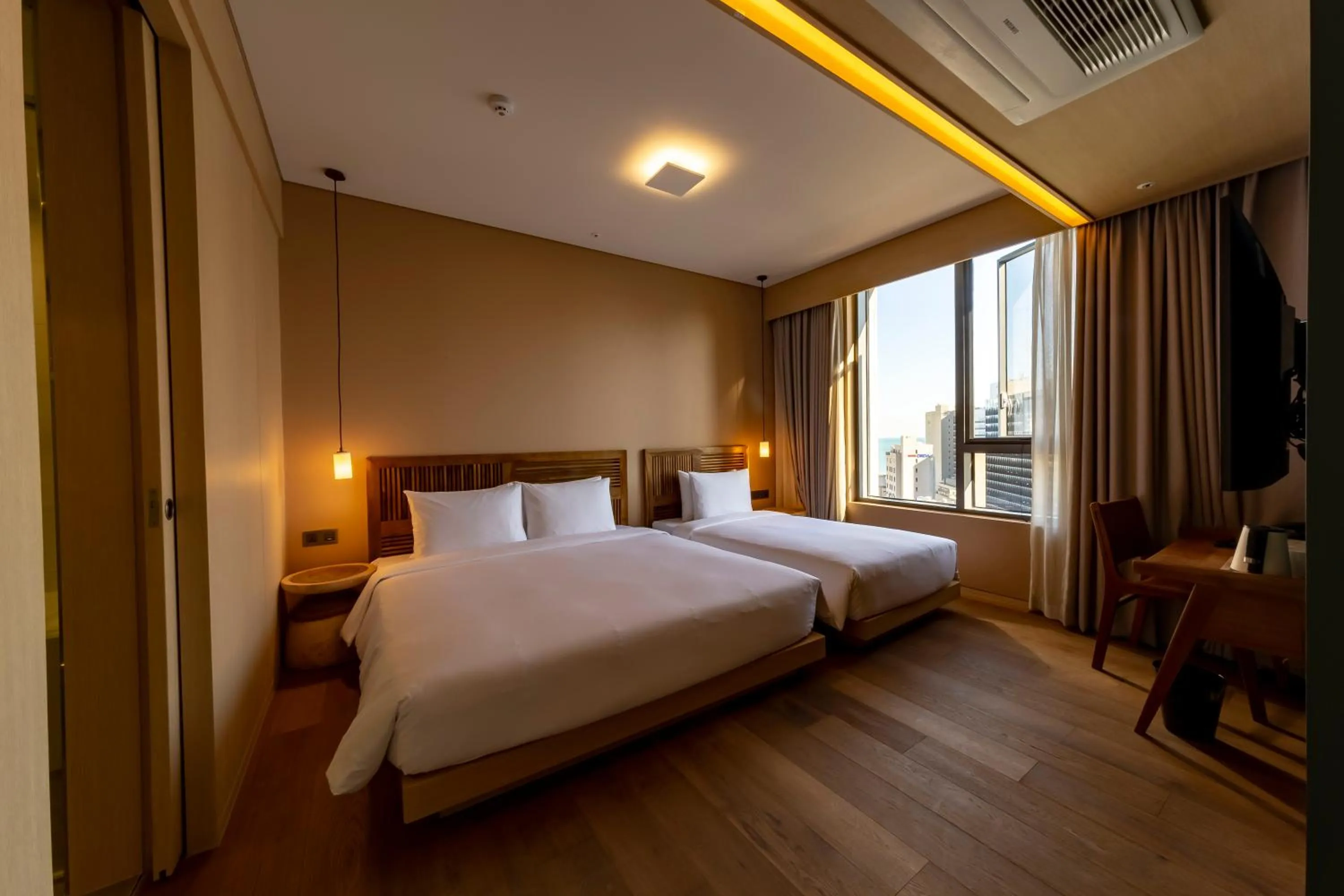 Photo of the whole room, Bed in Hound Hotel Haeundae Signature