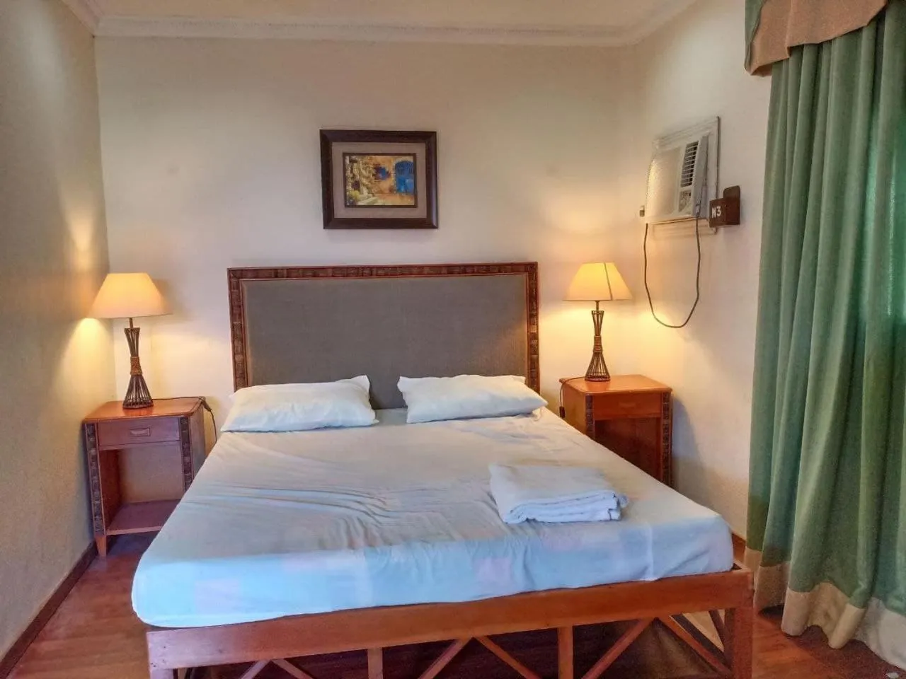 Bed in RedDoorz Near Gaisano Grand Cordova