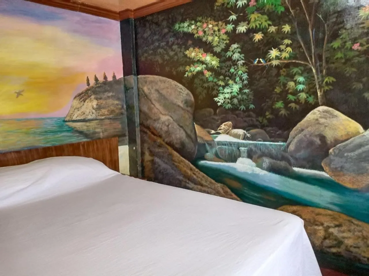 Bed in RedDoorz Near Gaisano Grand Cordova