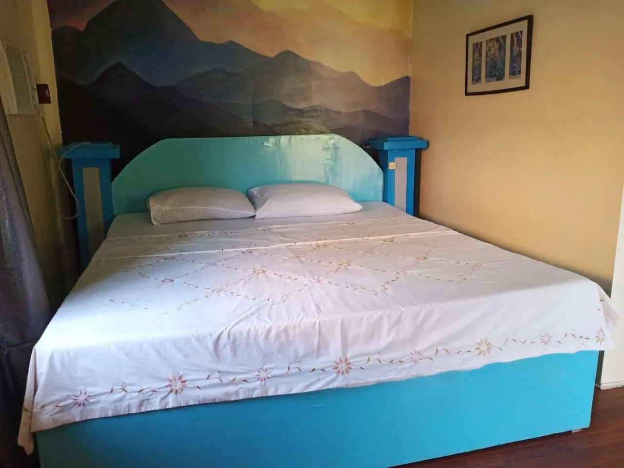 Bed in RedDoorz Near Gaisano Grand Cordova