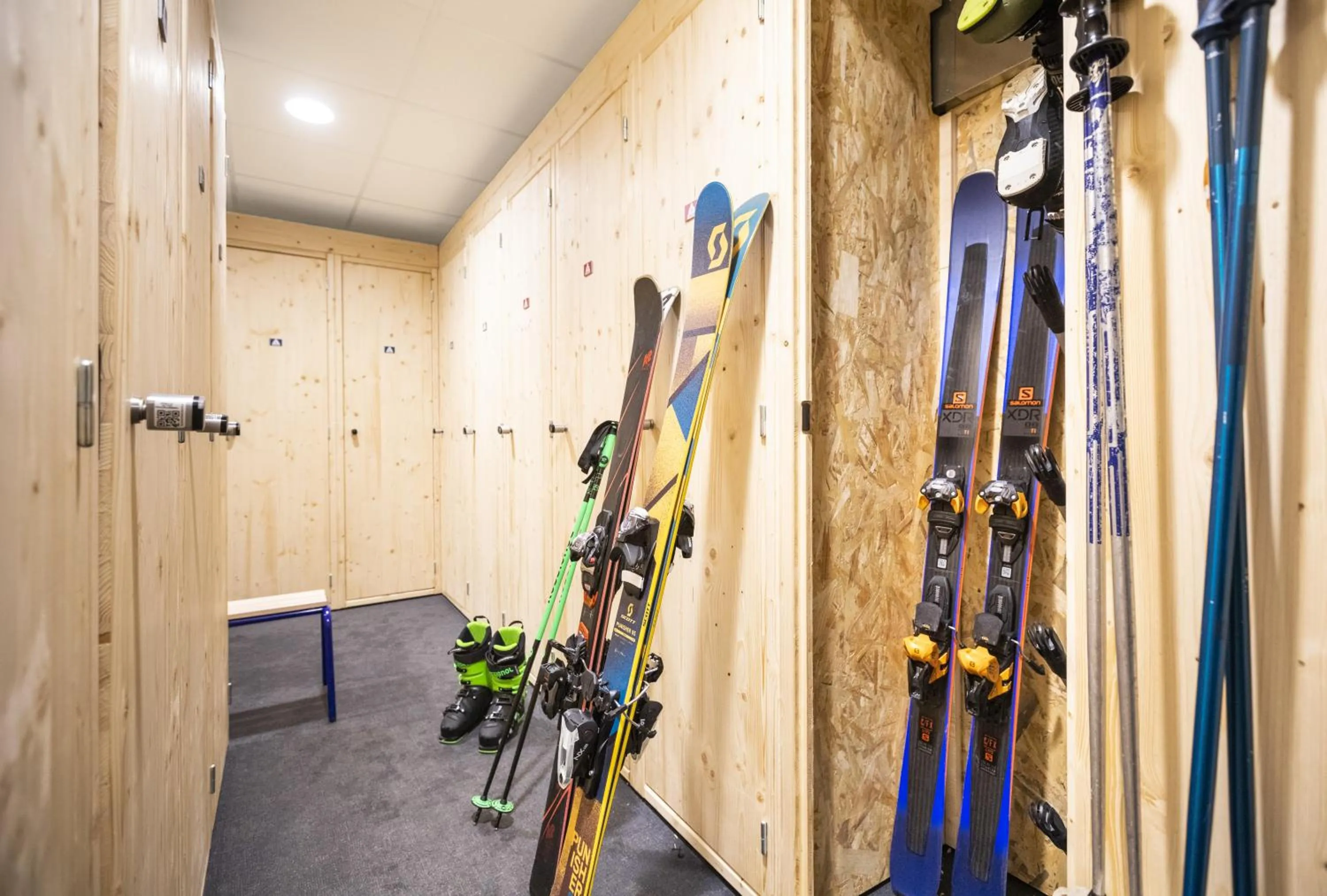 microwave in Résidence Club MMV Les Clarines