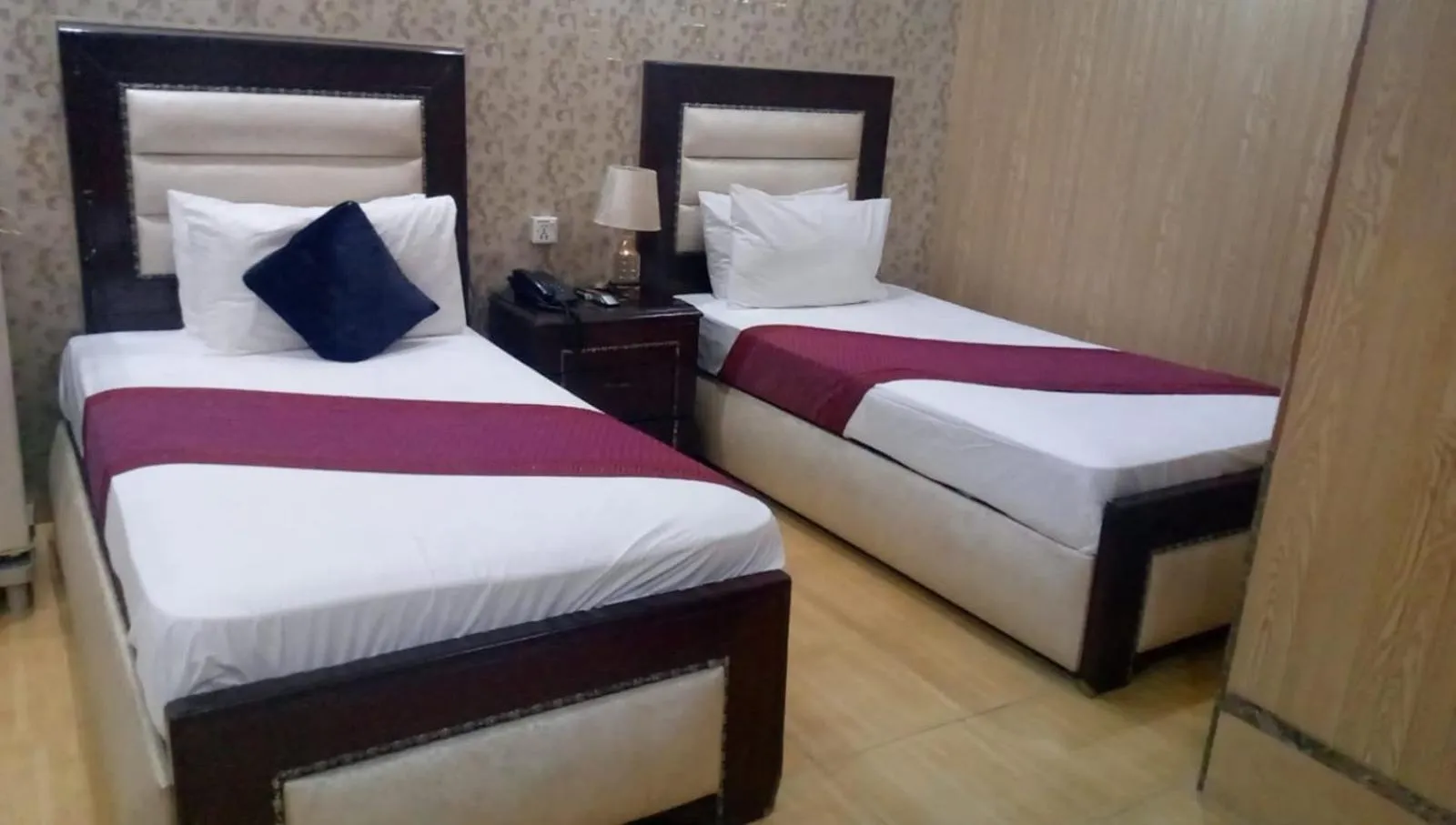 Bed in Hotel Tulip INN Faisal Town