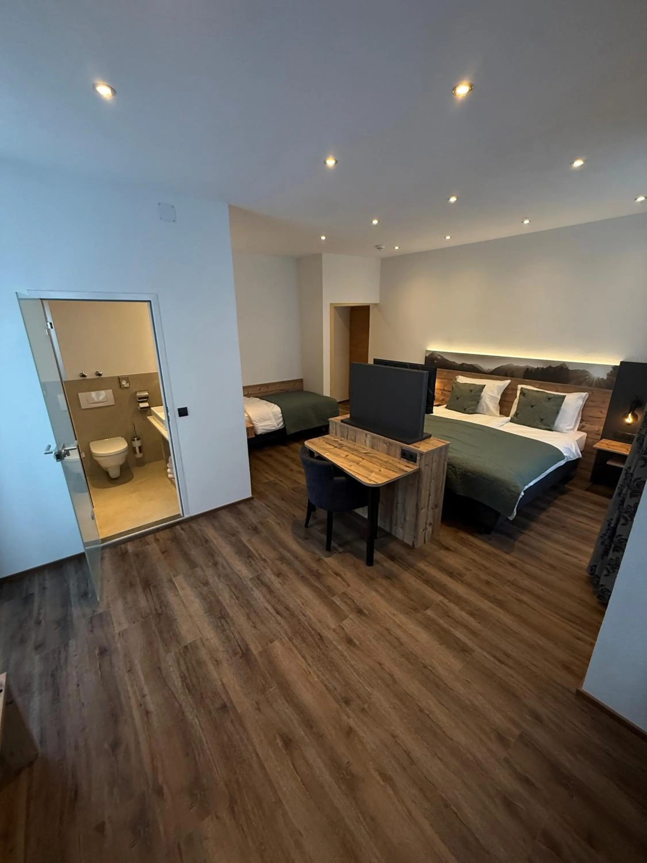 Bedroom, Bed in Hotel Wilder Mann