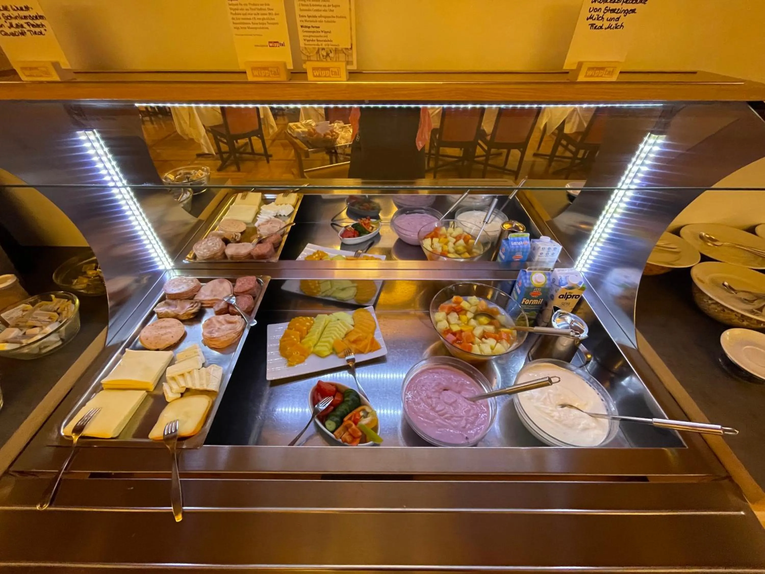 Breakfast in Hotel Wilder Mann