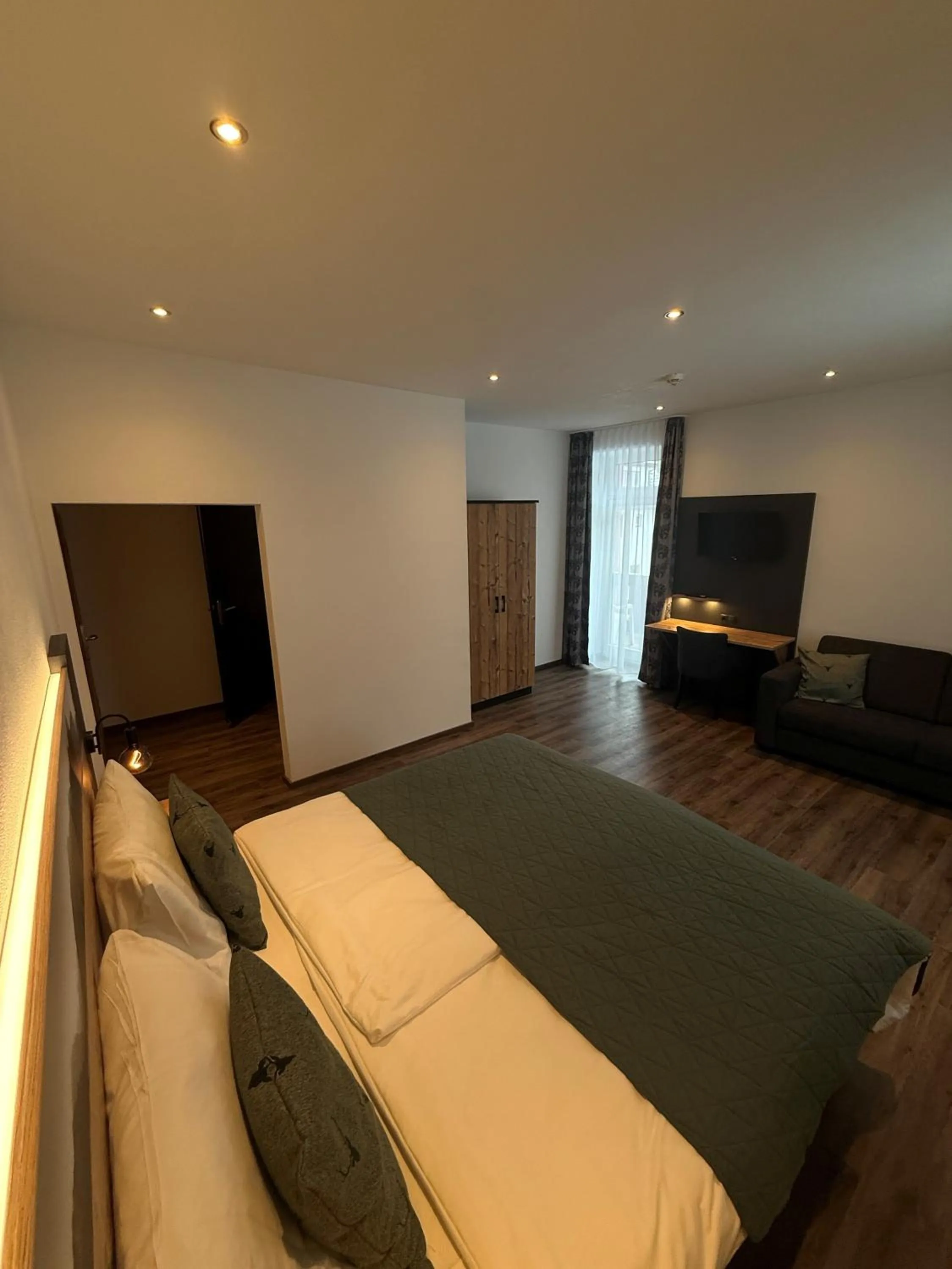 Bedroom, Bed in Hotel Wilder Mann