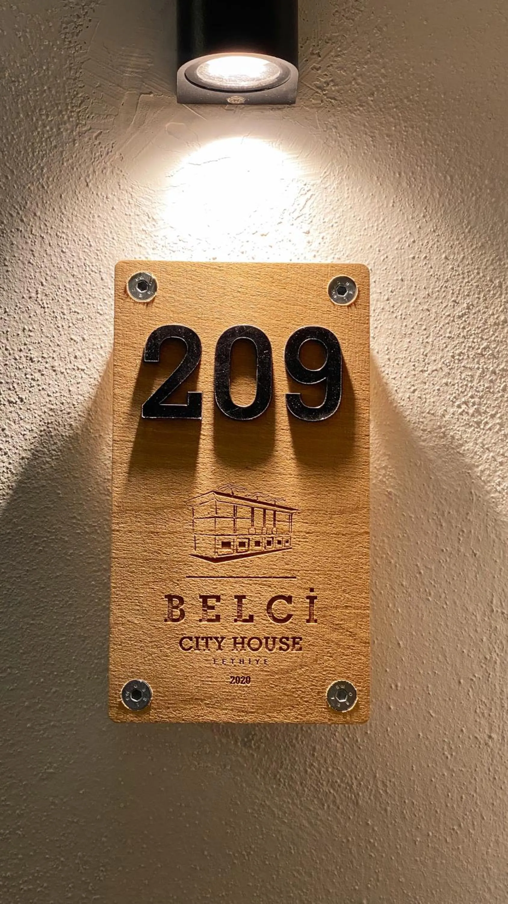 Text overlay in Belci City House