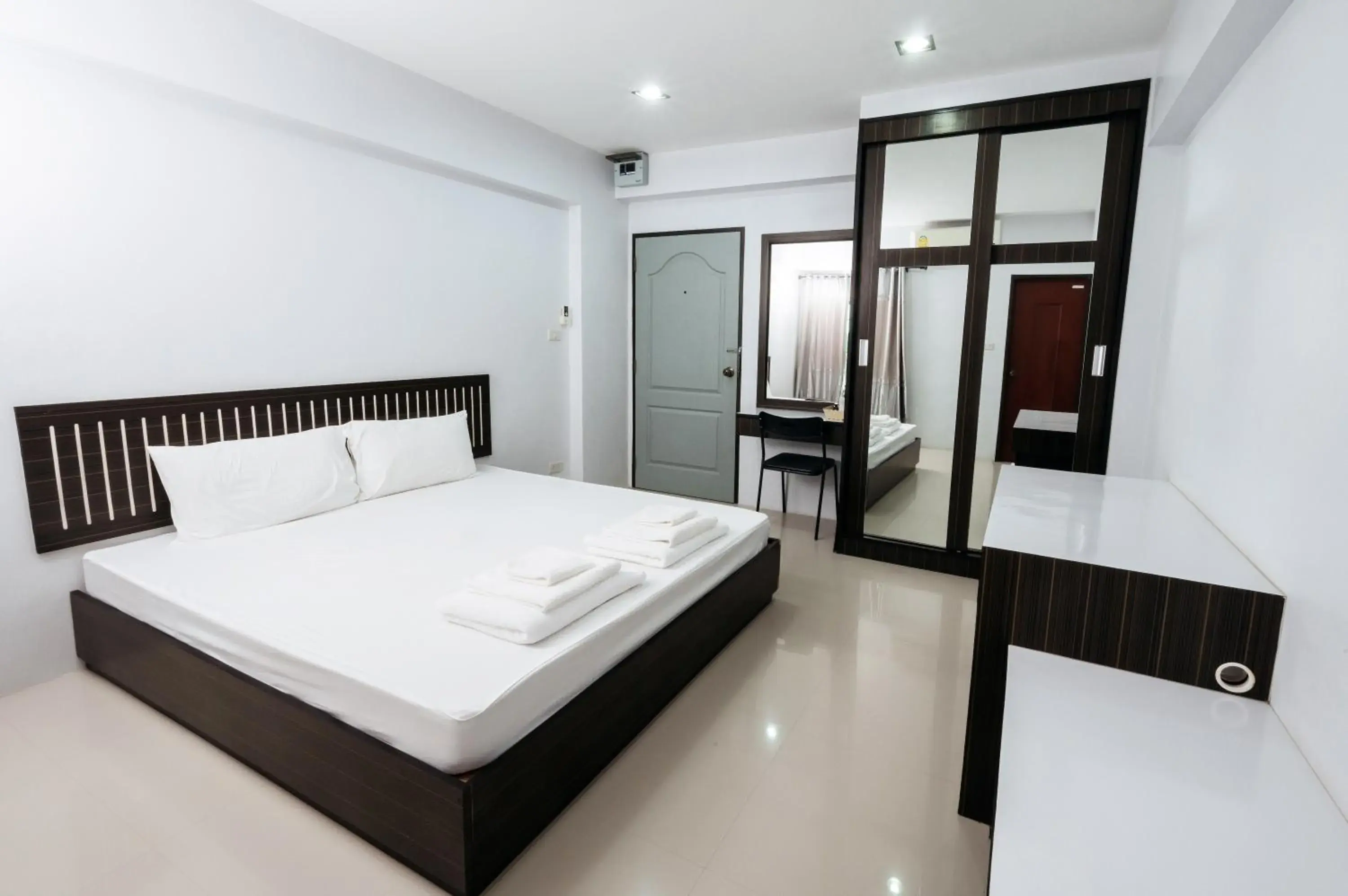 Economy Double Room in Creston Grand Hotel Suphan Buri Economy Double Room in Creston Grand Hotel Suphan Buri
