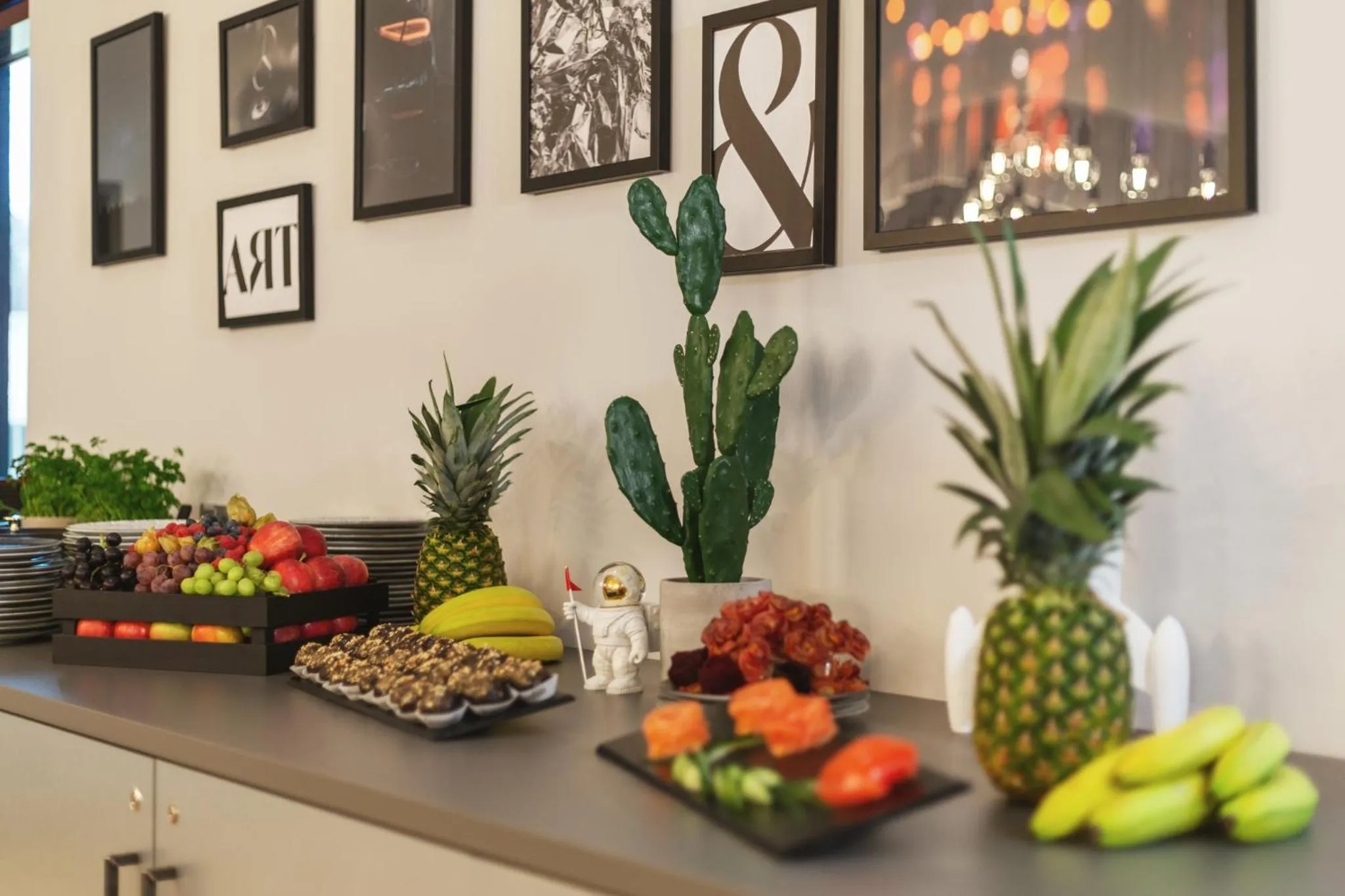 Restaurant/places to eat in the niu Star