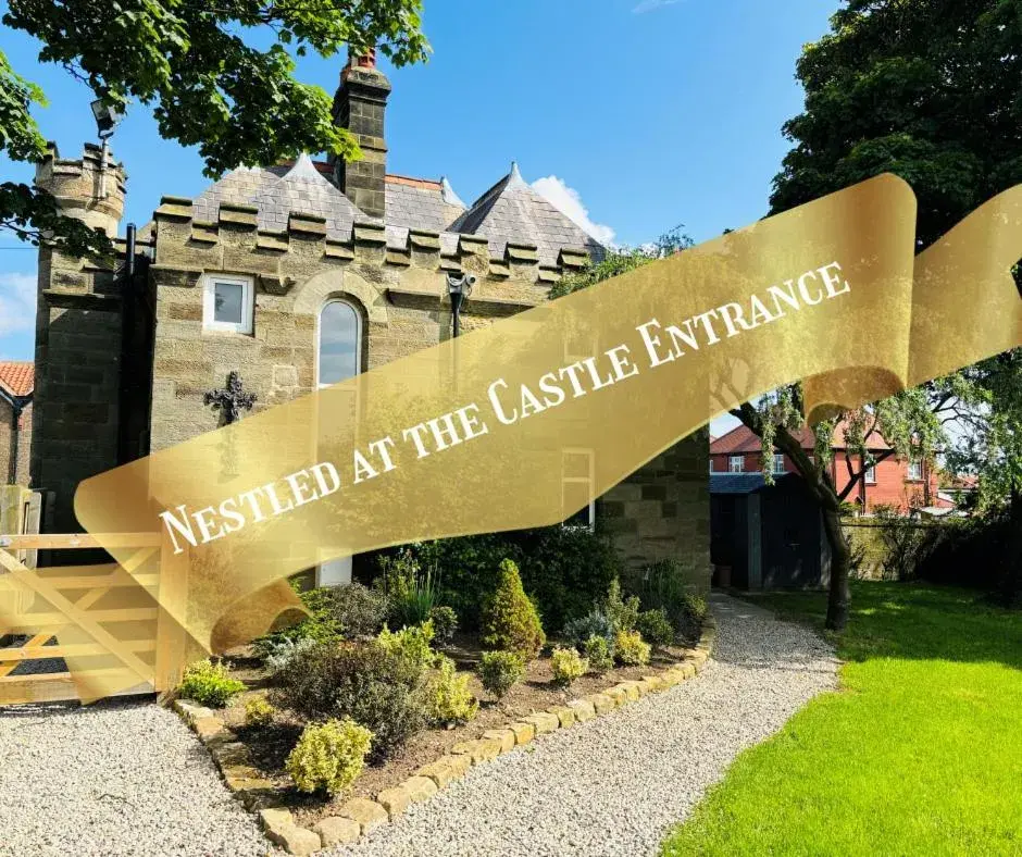 GateKeepr’s Suite Nestled at the Castle Entrance with Hot Tub in Sneaton Castle GateKeepr’s Suite Nestled at the Castle Entrance with Hot Tub in Sneaton Castle