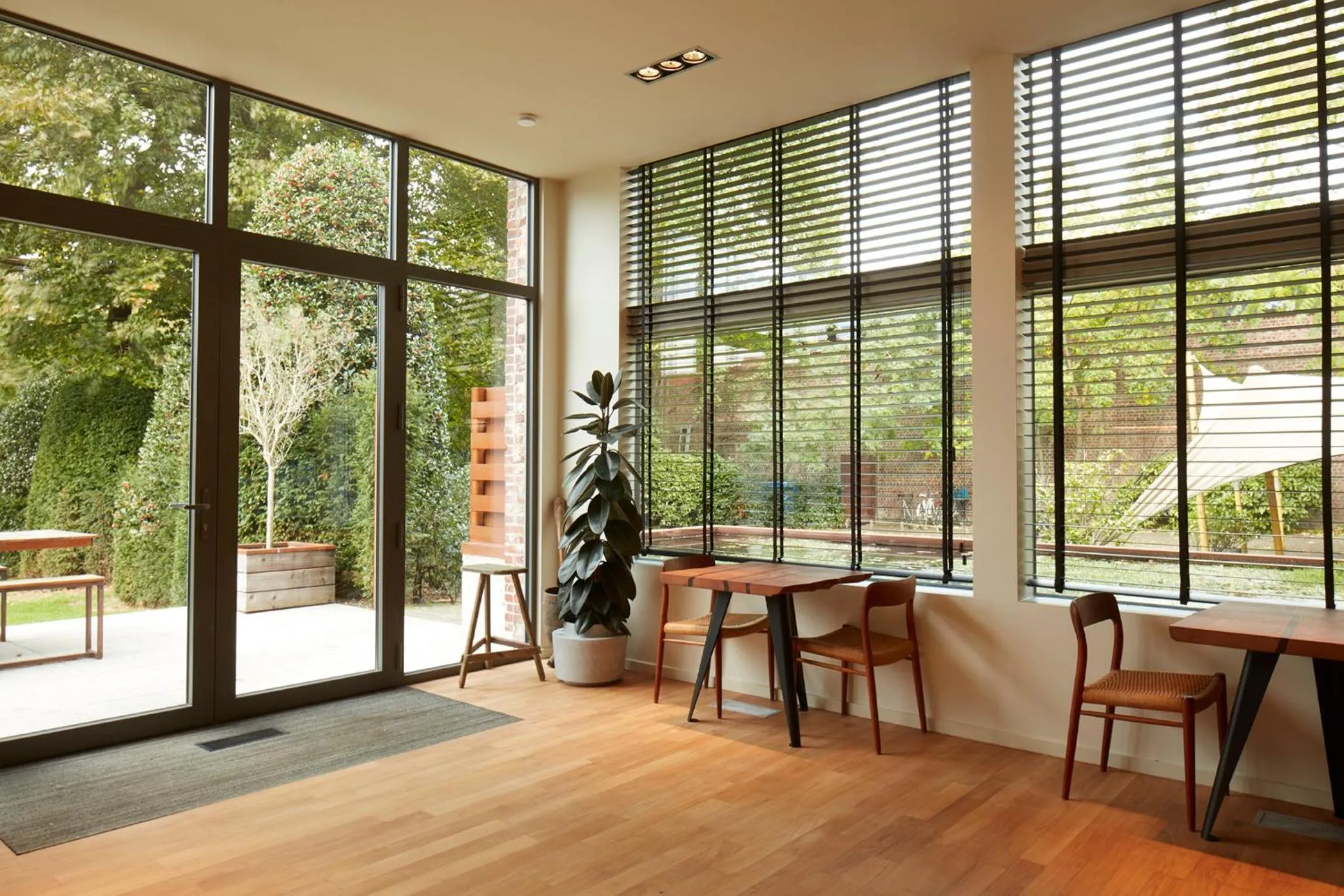 Garden in Chambre d'Amis by Alix