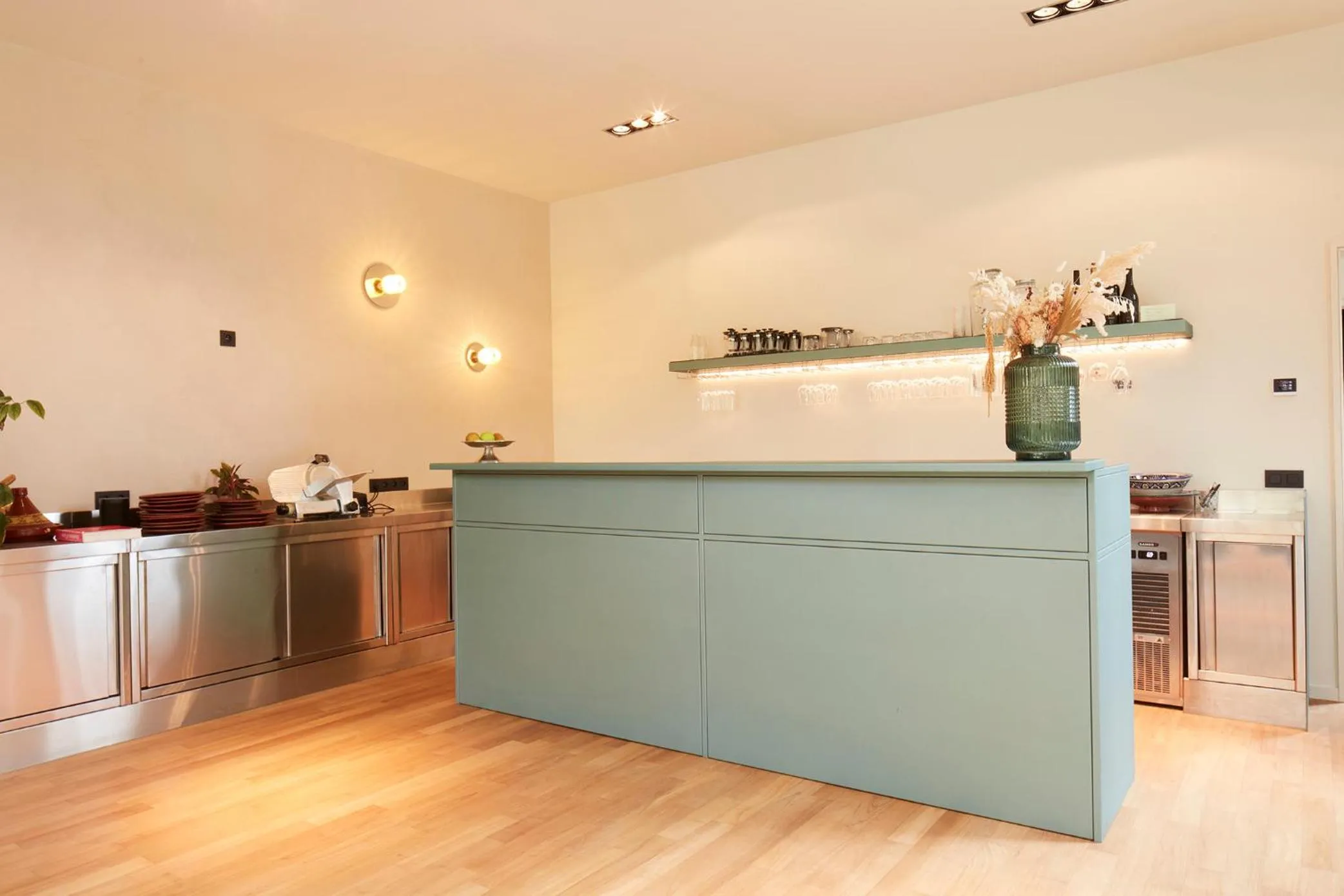 Property building in Chambre d'Amis by Alix