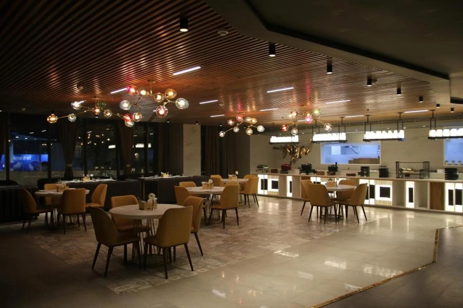 Restaurant/places to eat in Udman Hotel Greater Noida