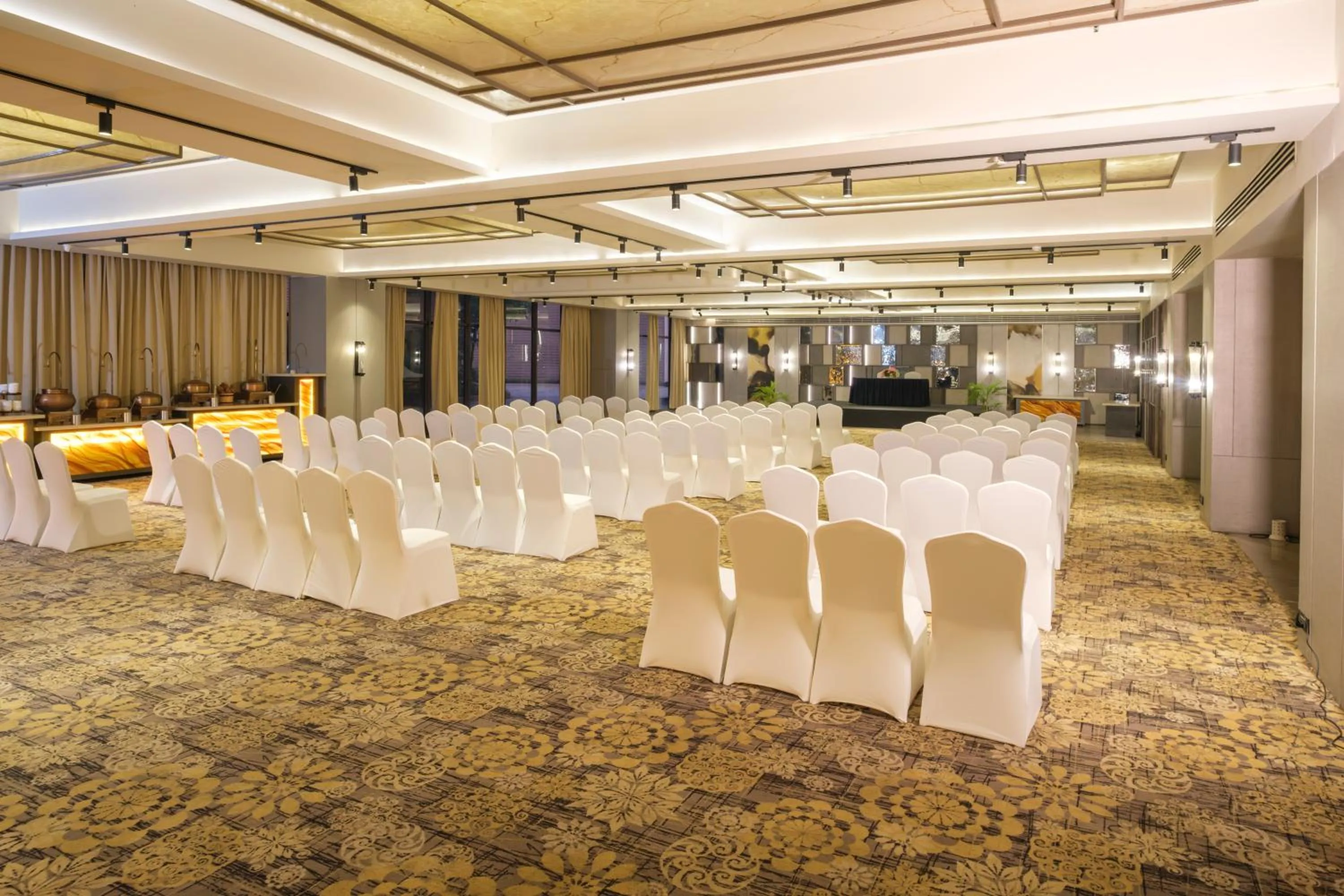 Banquet/Function facilities in Udman Hotel Greater Noida