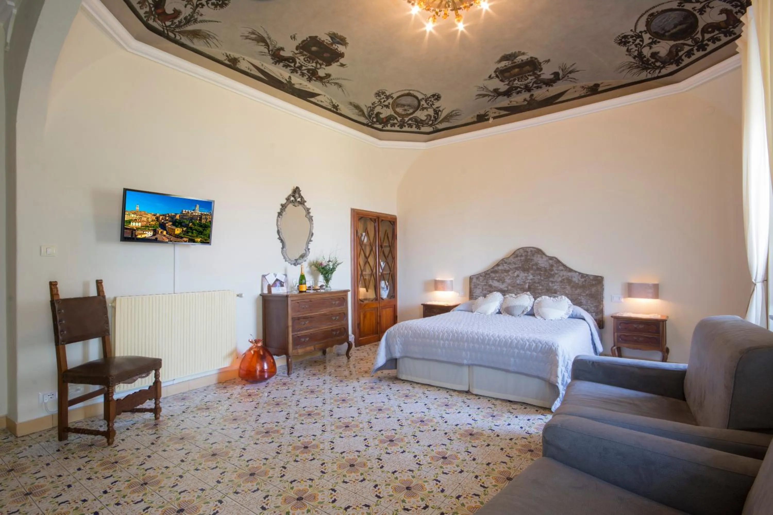 Photo of the whole room, Bed in B&B Pantaneto - Palazzo Bulgarini