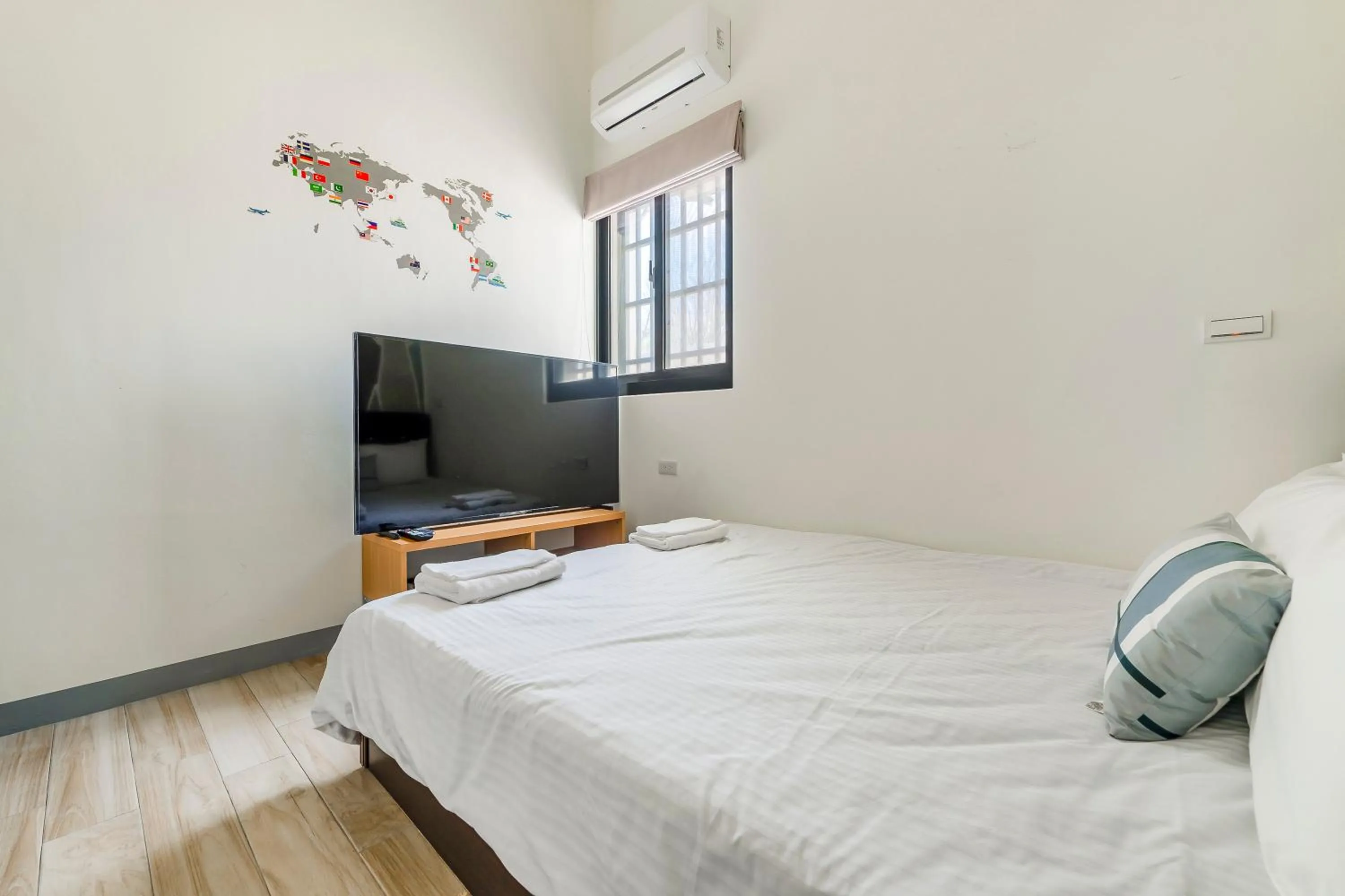 Photo of the whole room in Aleopard