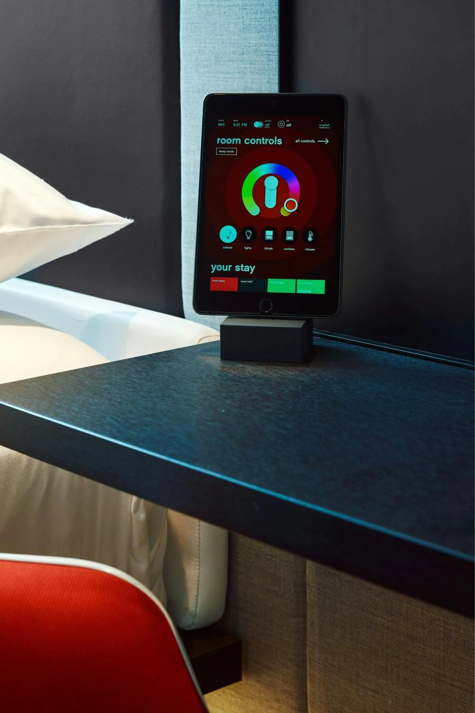 Bedroom in citizenM Los Angeles Downtown