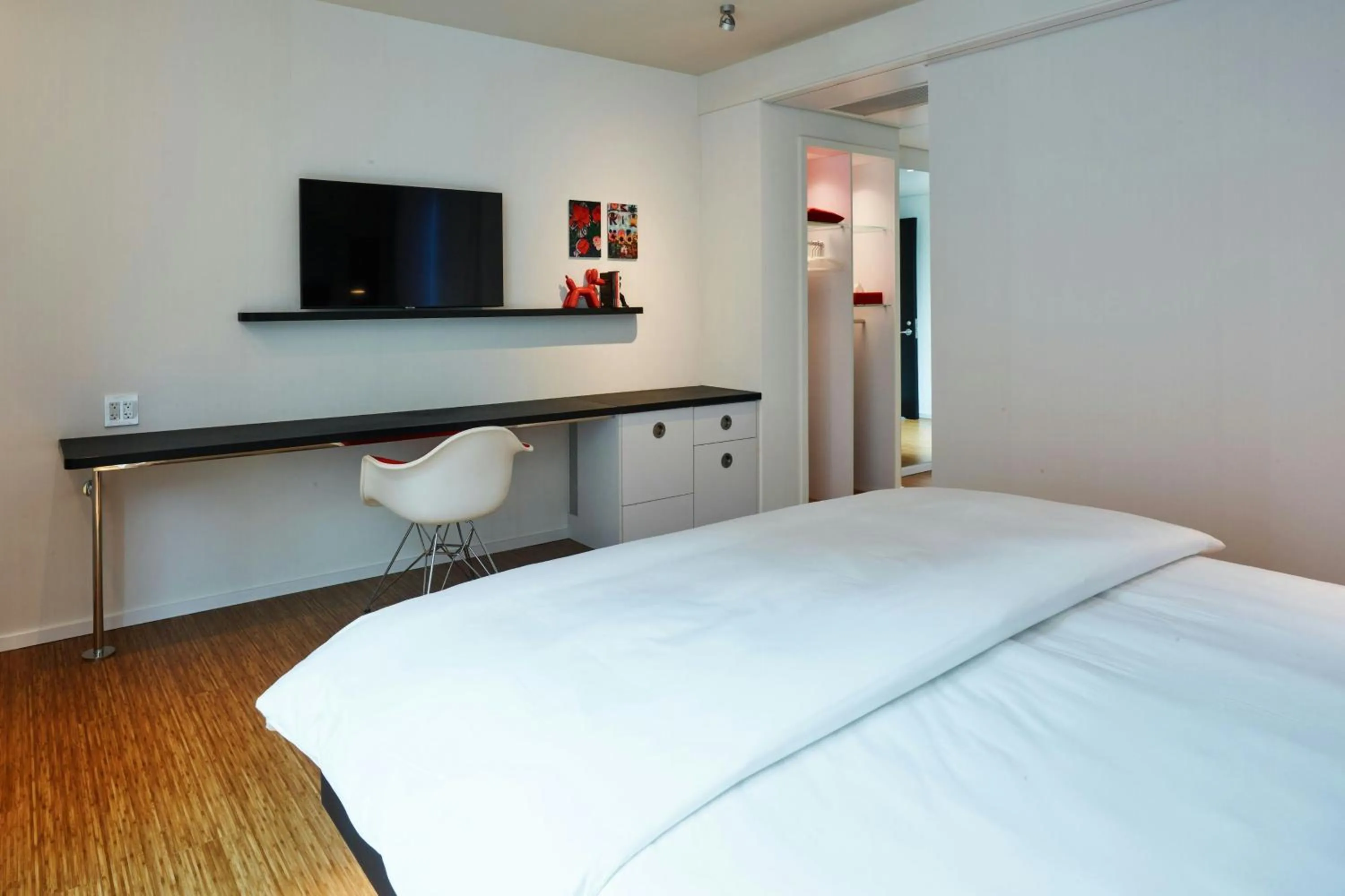 Bedroom, Bed in citizenM Los Angeles Downtown