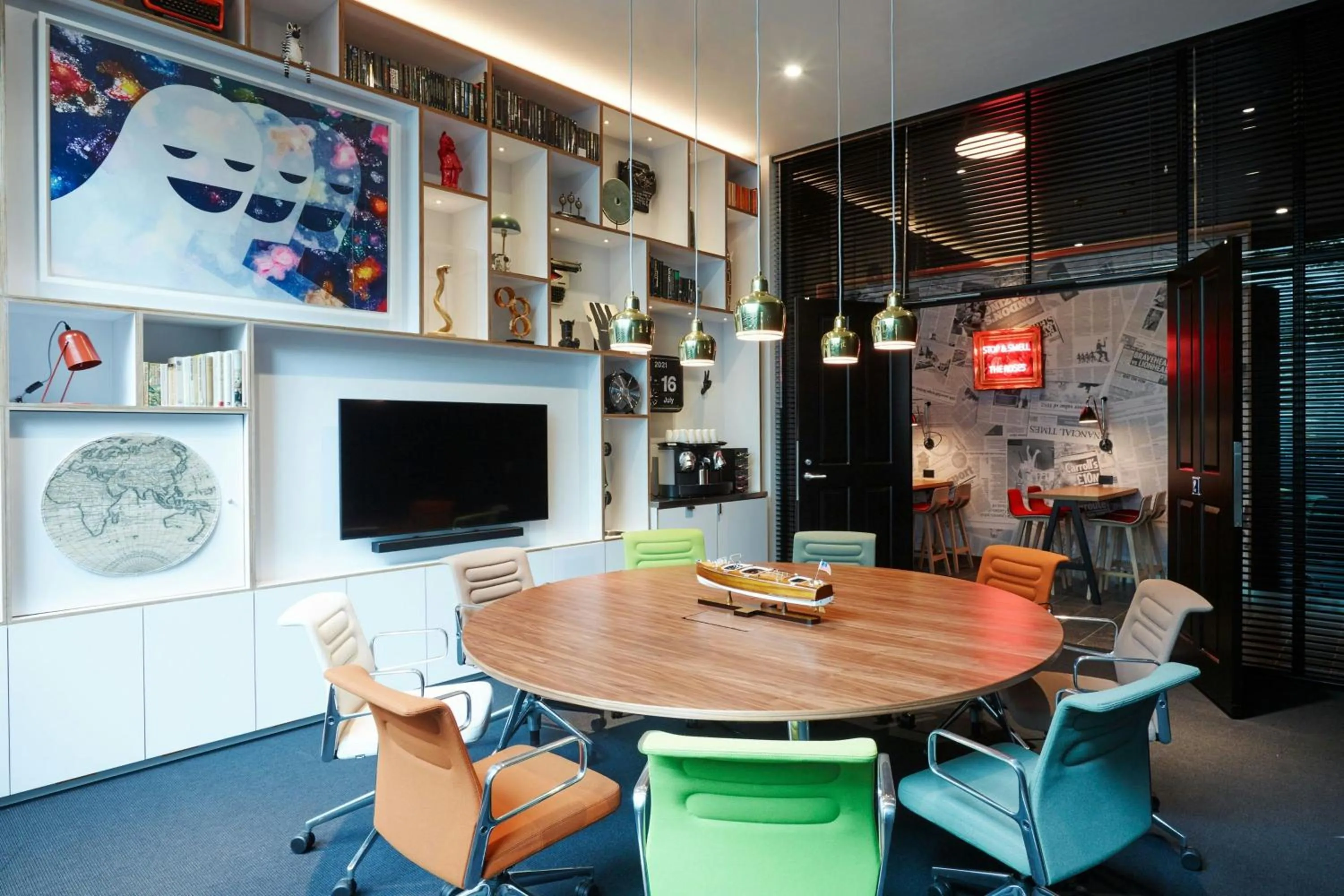 Meeting/conference room in citizenM Los Angeles Downtown