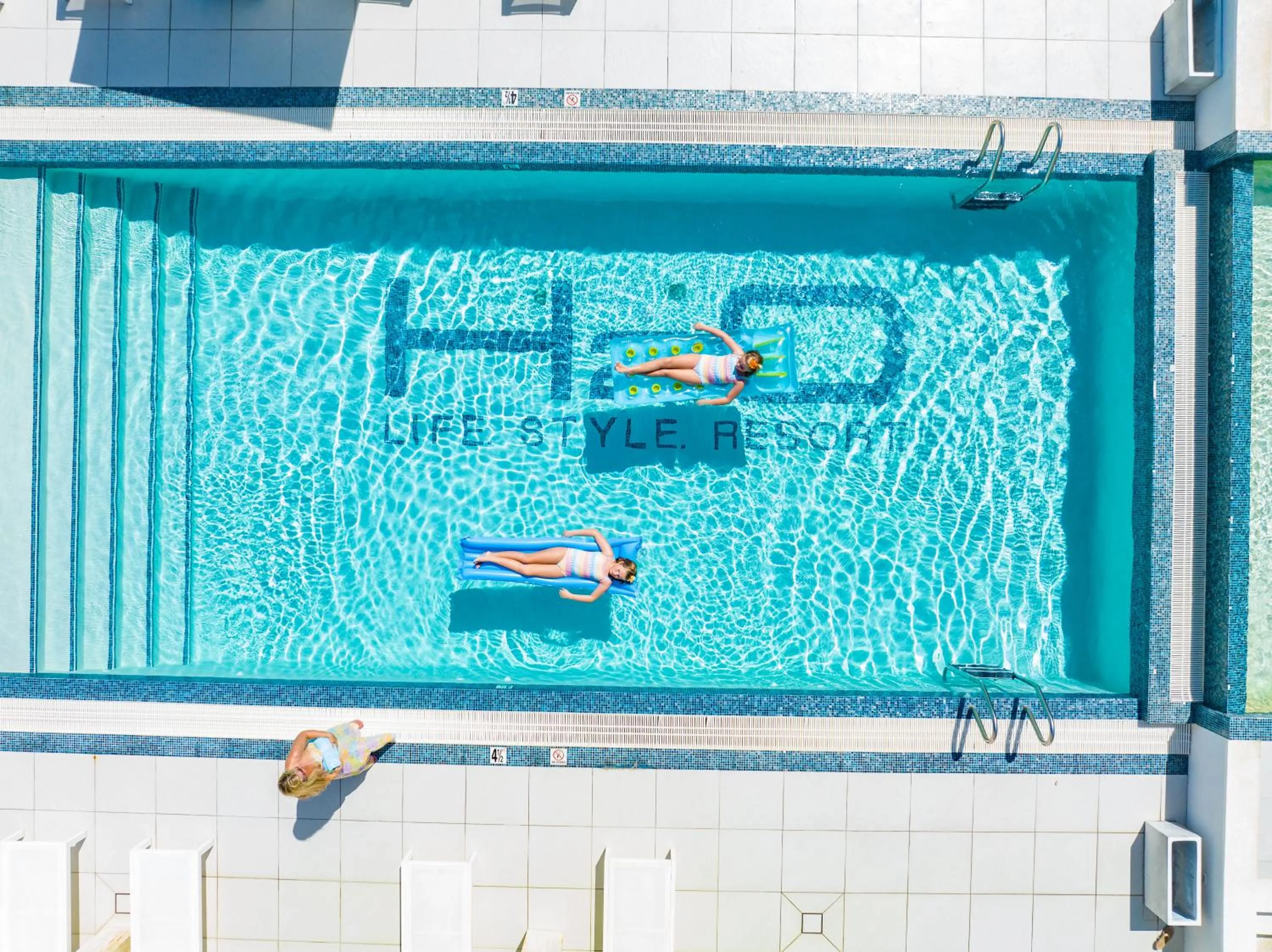 Swimming pool in H2O life style resort