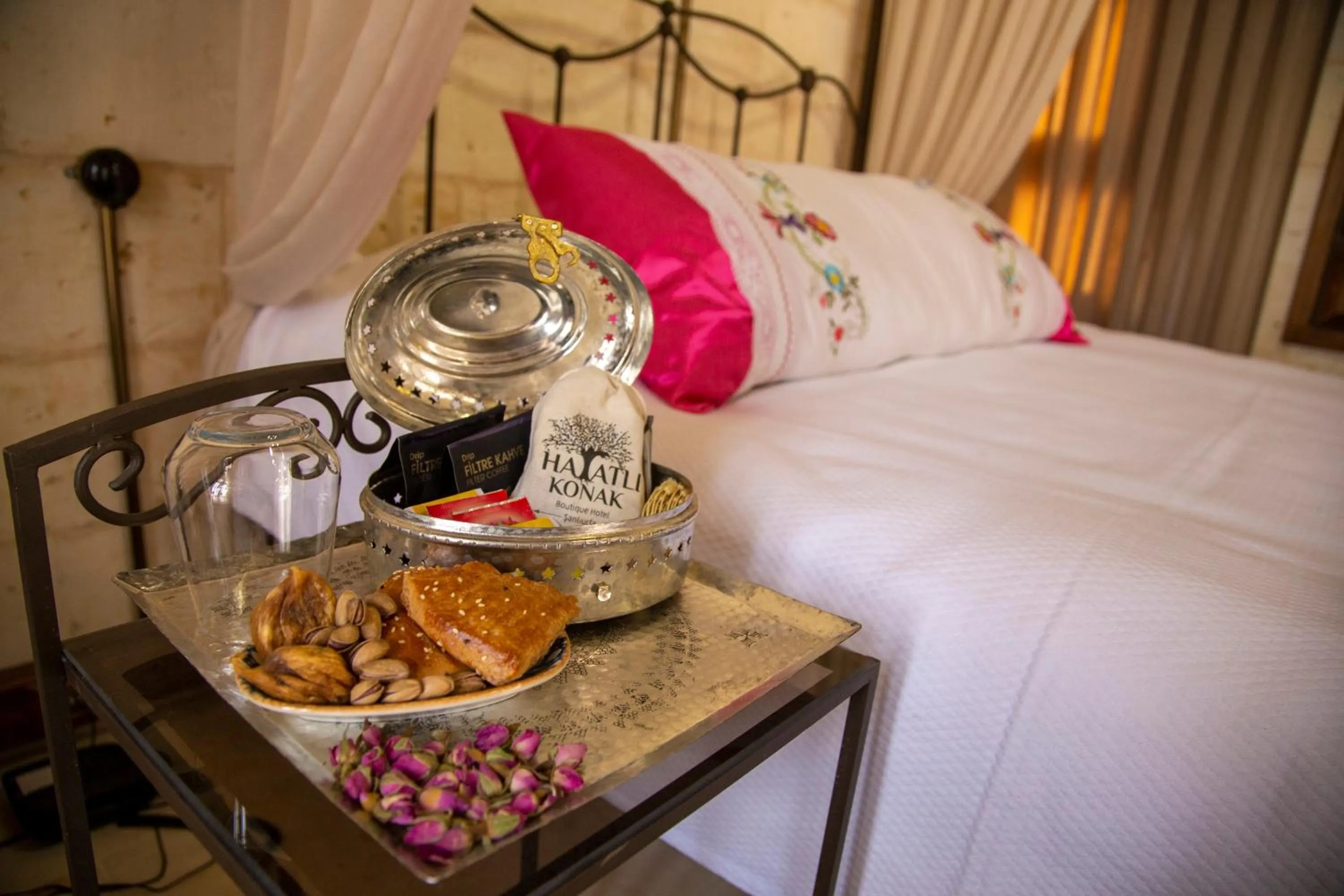 Bed in Hayatlı Konak