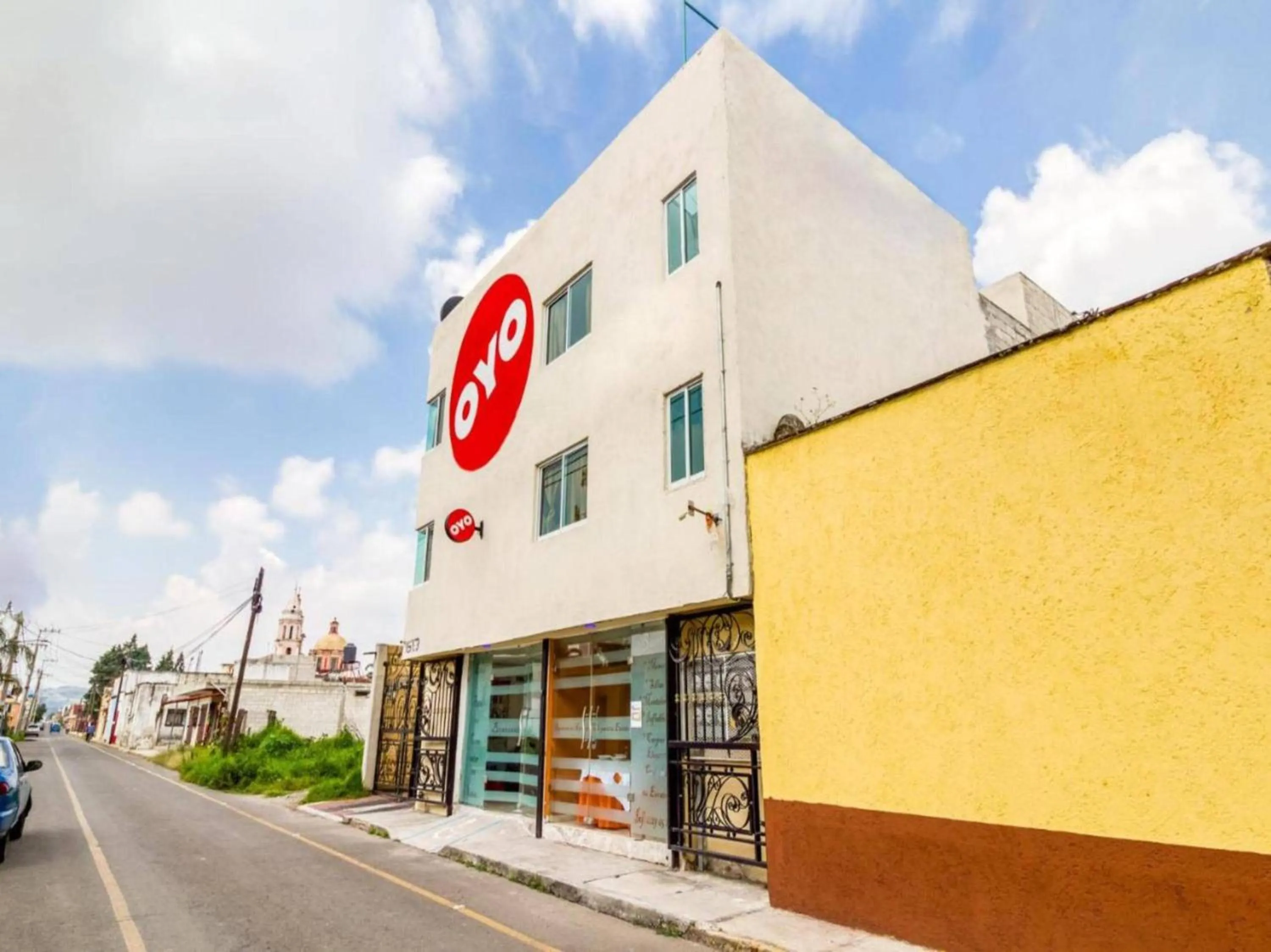 Facade/entrance in OYO Hotel Familiar Tollan Cholula