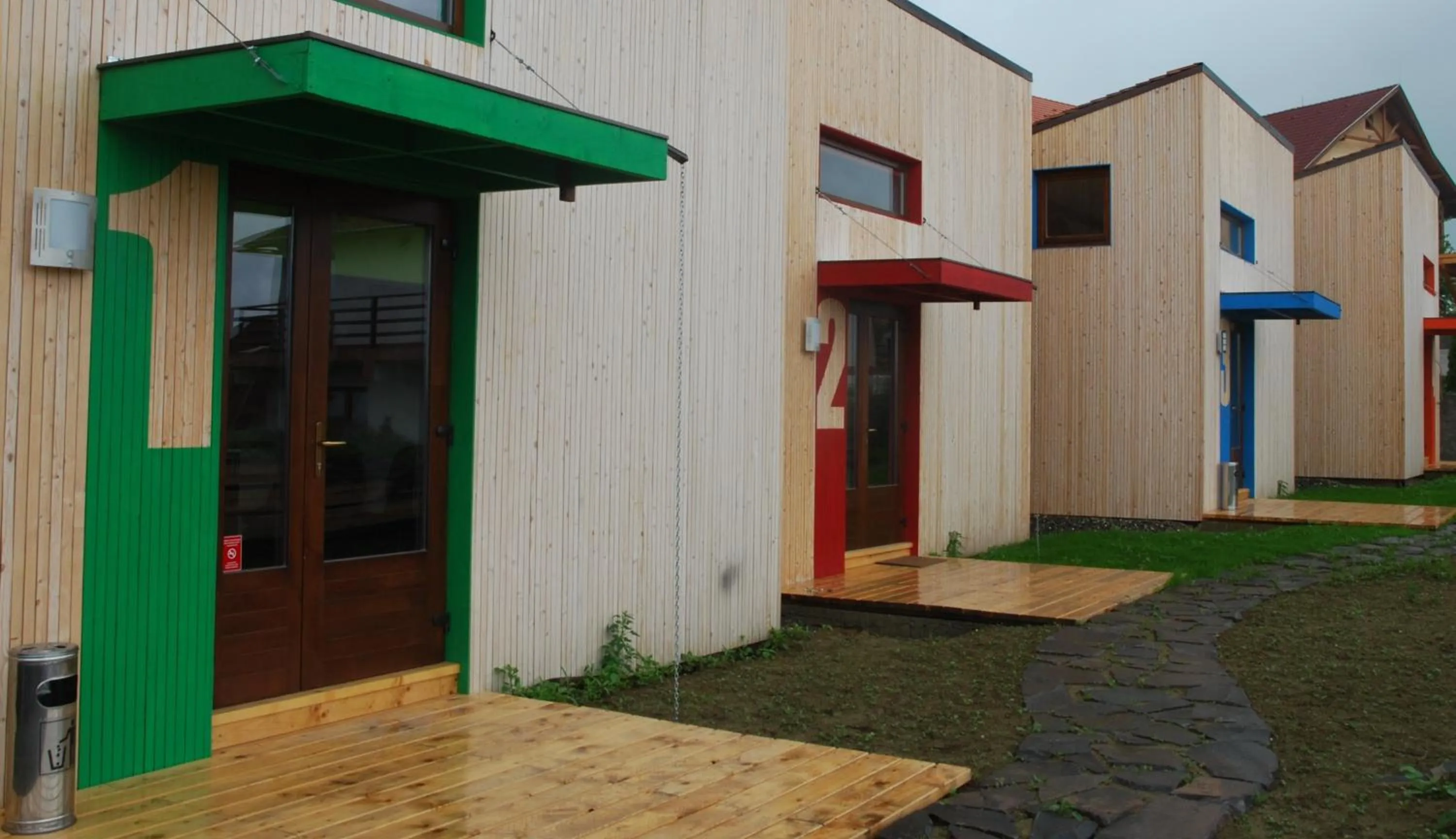 Facade/entrance in Bungalouri Horizont