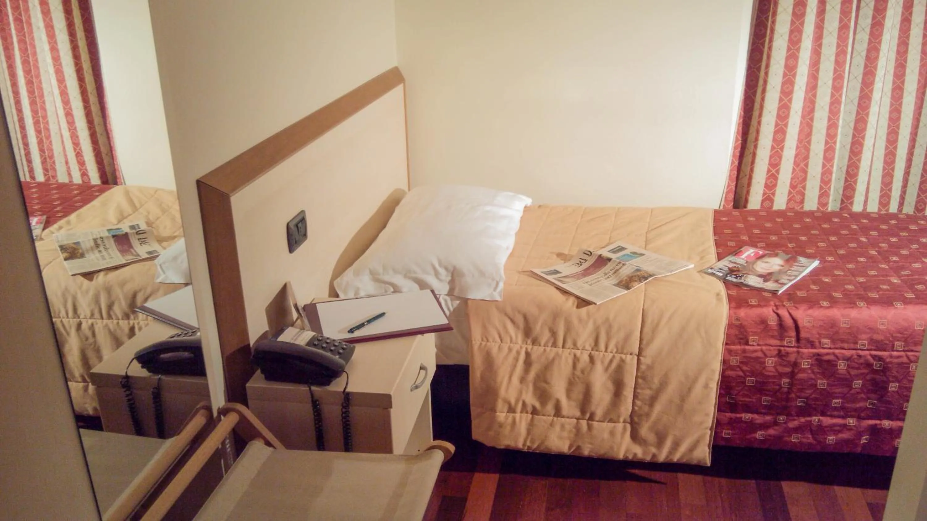 Animals, Bed in Caprice