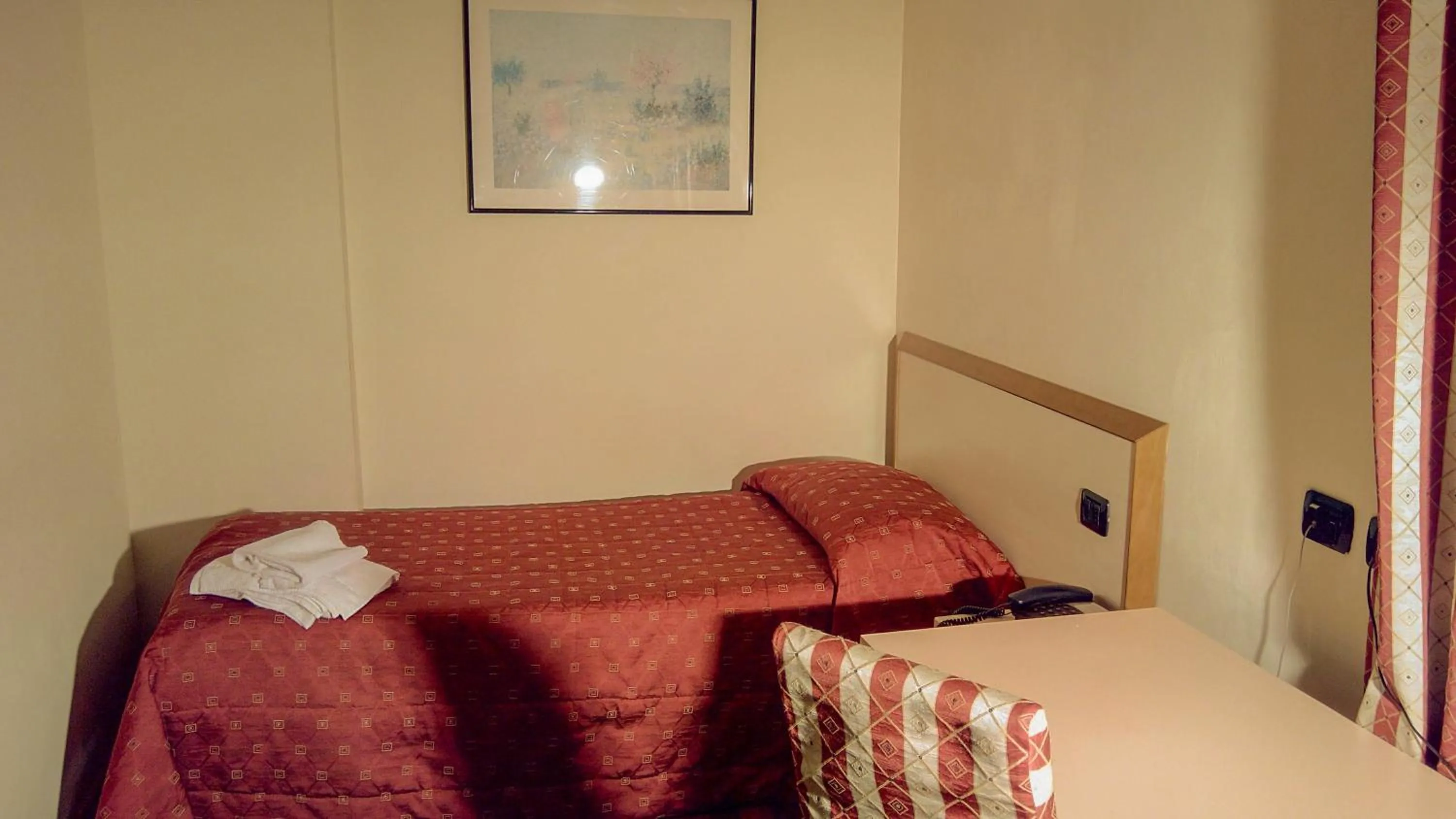 Other, Bed in Caprice