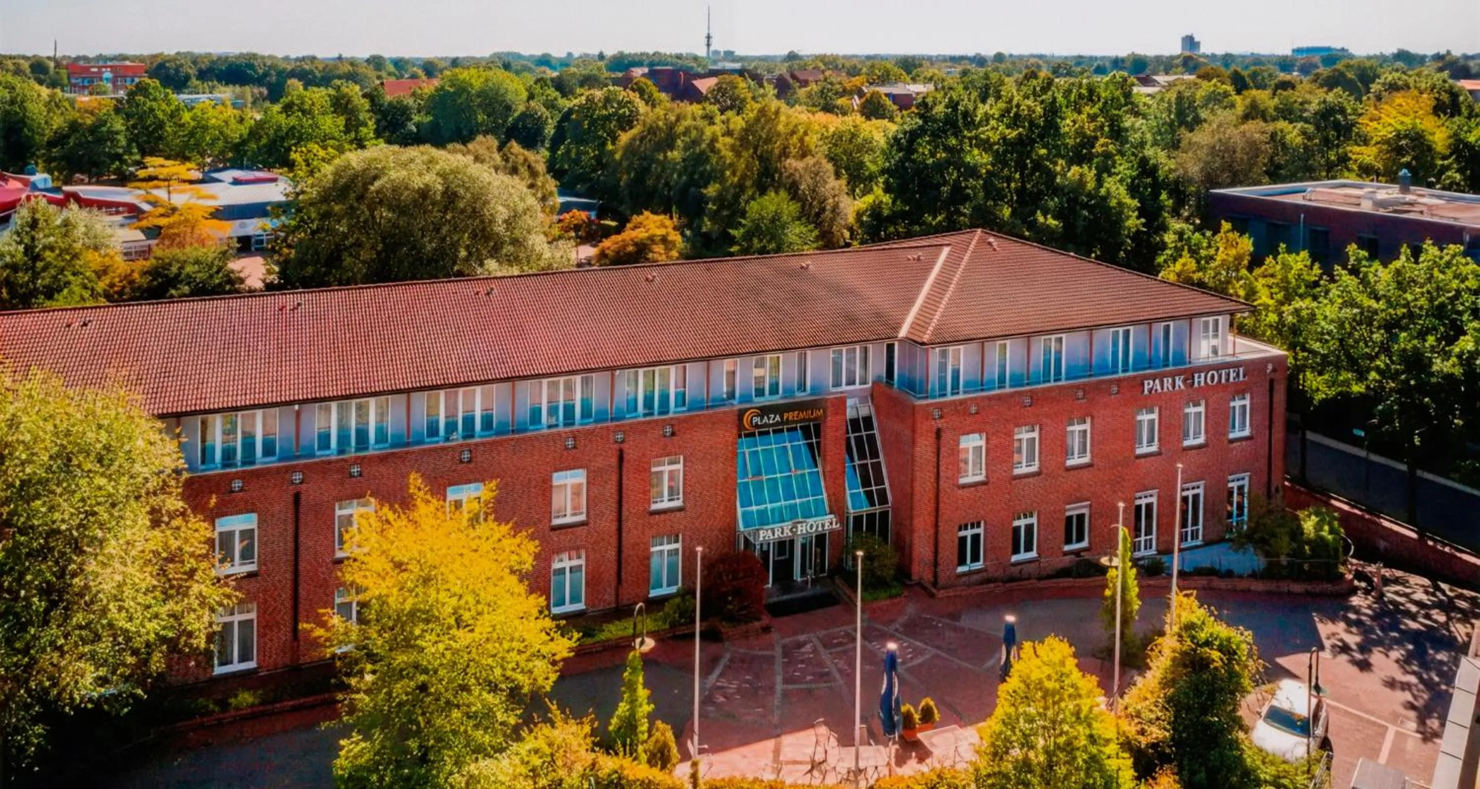 Property building in PLAZA Premium Parkhotel Norderstedt