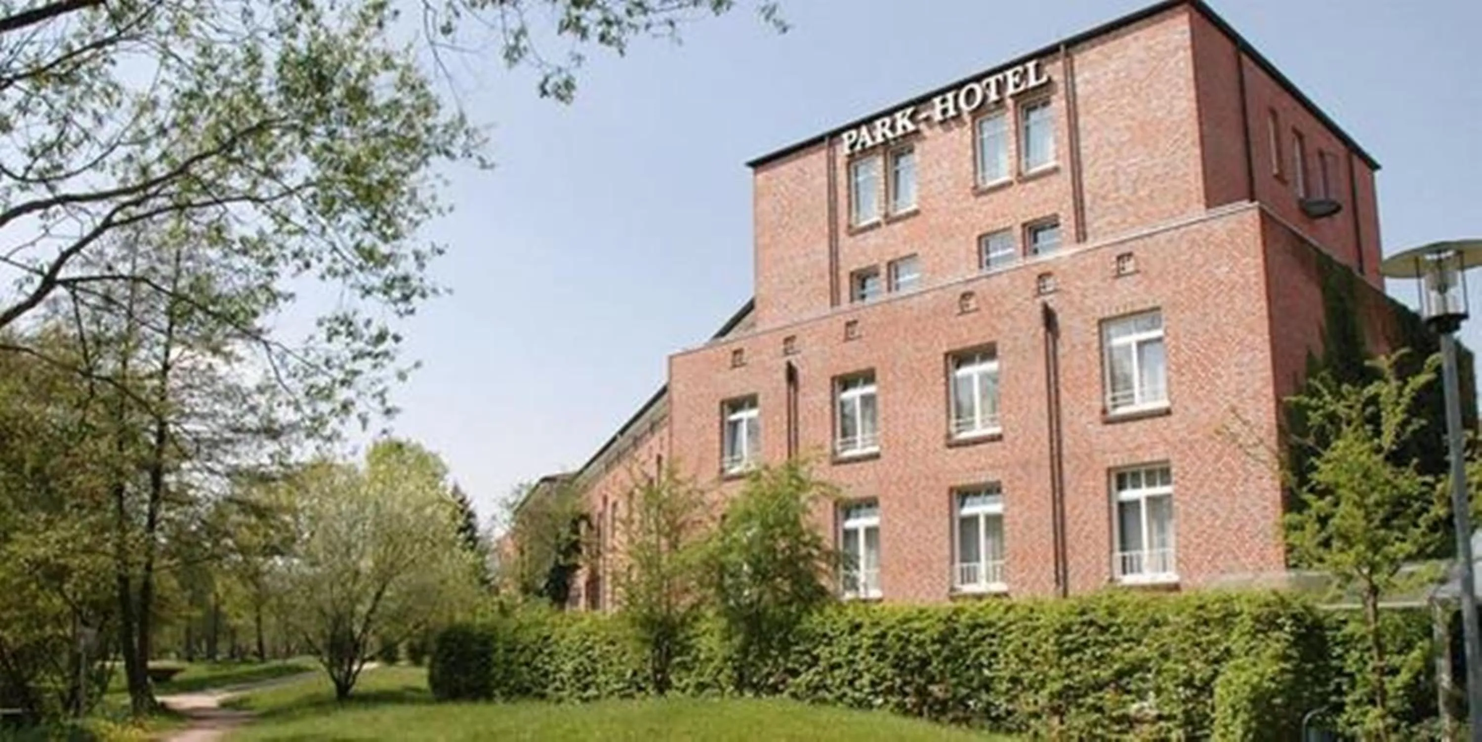 Property building in PLAZA Premium Parkhotel Norderstedt