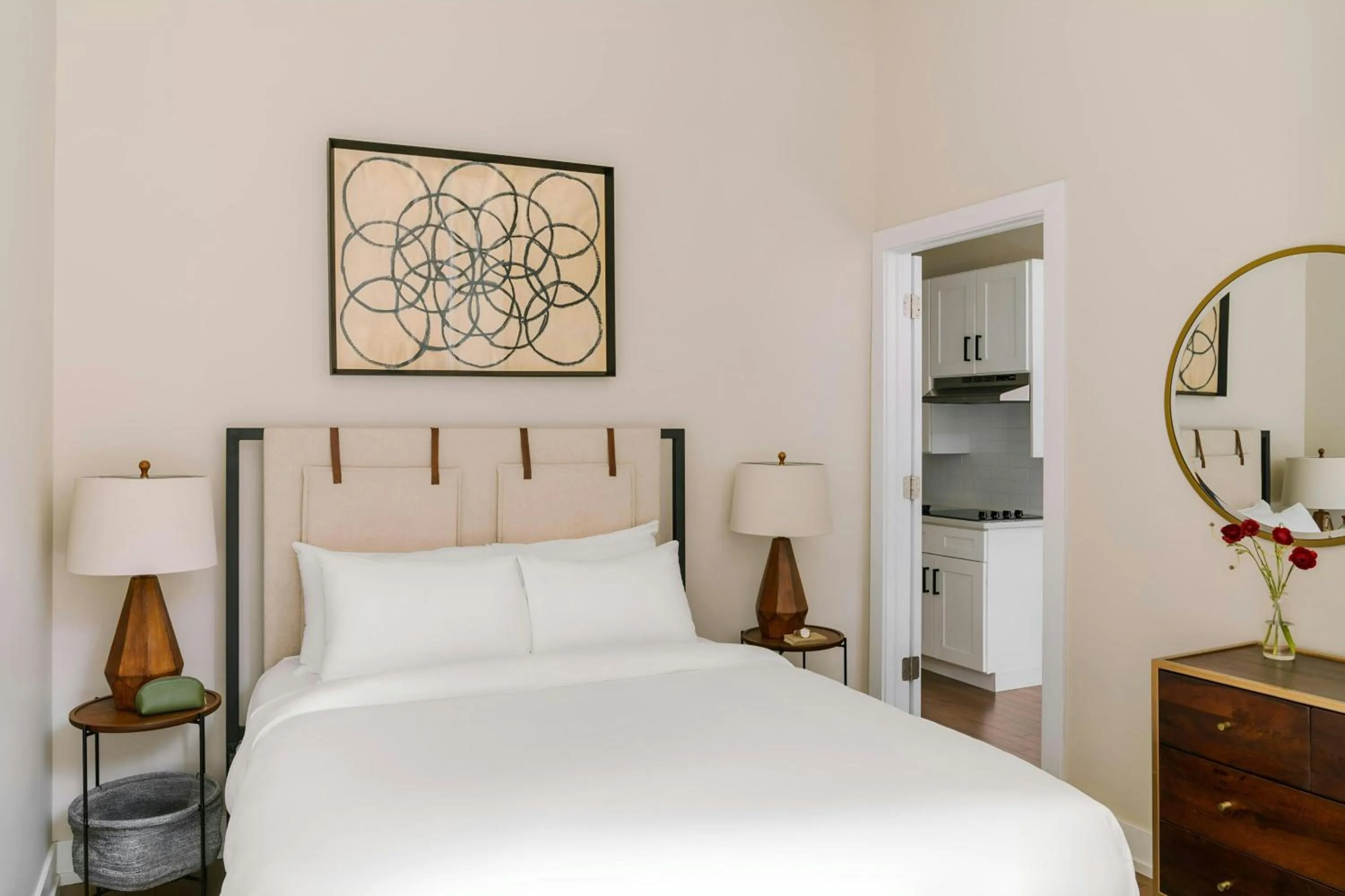 Bedroom, Bed in Sonder by Marriott Bonvoy Jewelers Row Apartments Millenium Park