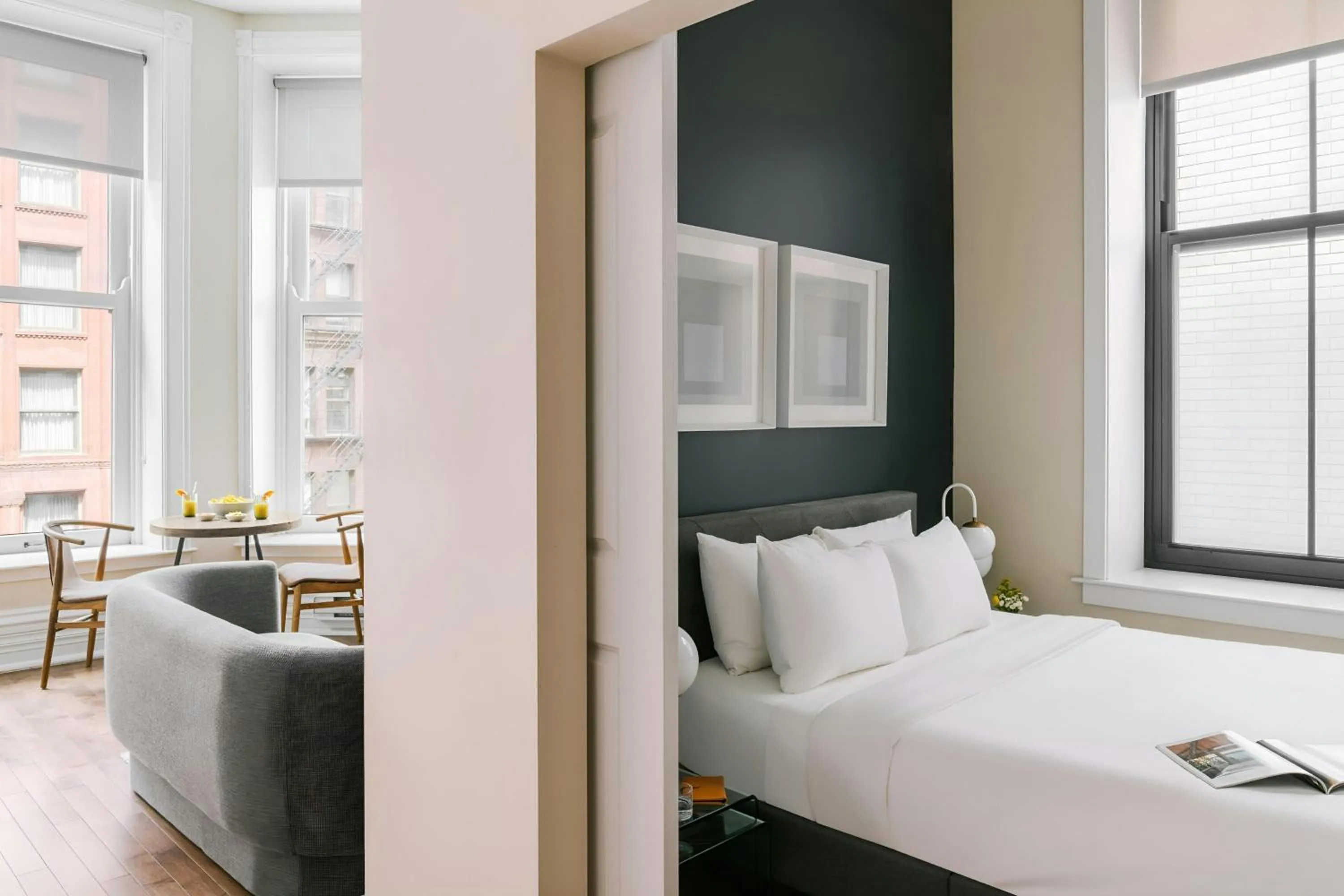 Bedroom, Bed in Sonder by Marriott Bonvoy Jewelers Row Apartments Millenium Park