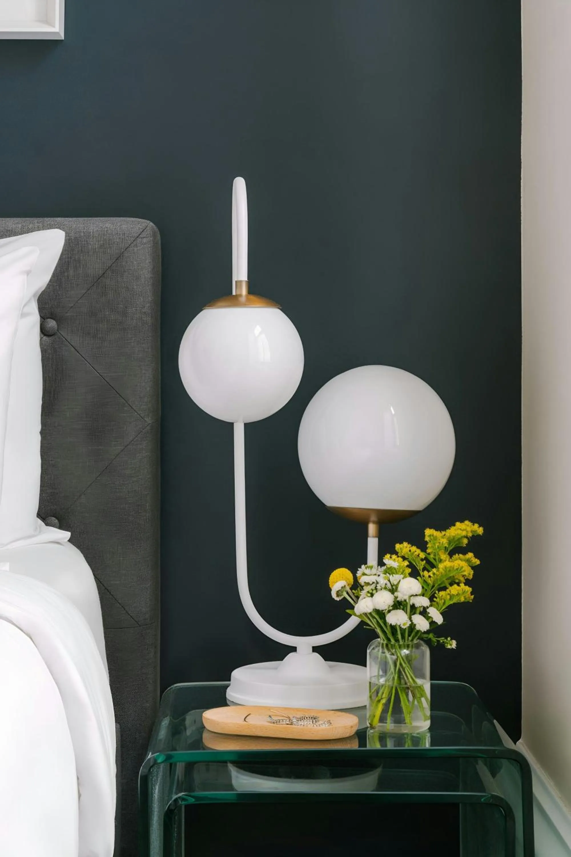 Bedroom, Bed in Sonder by Marriott Bonvoy Jewelers Row Apartments Millenium Park