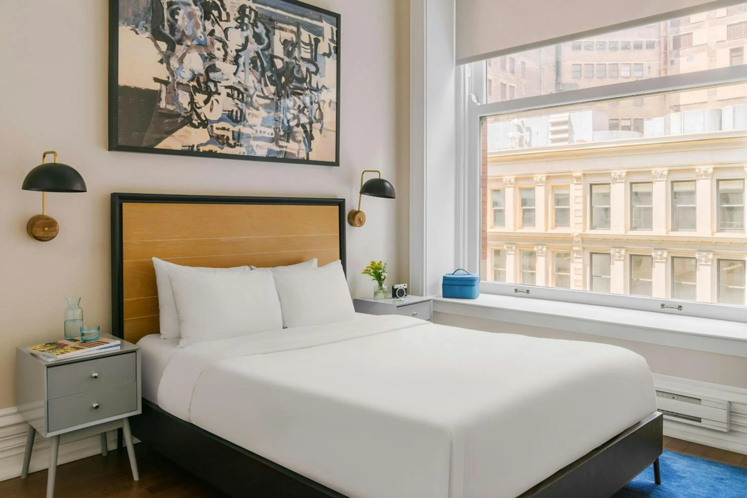 Bedroom, Bed in Sonder by Marriott Bonvoy Jewelers Row Apartments Millenium Park