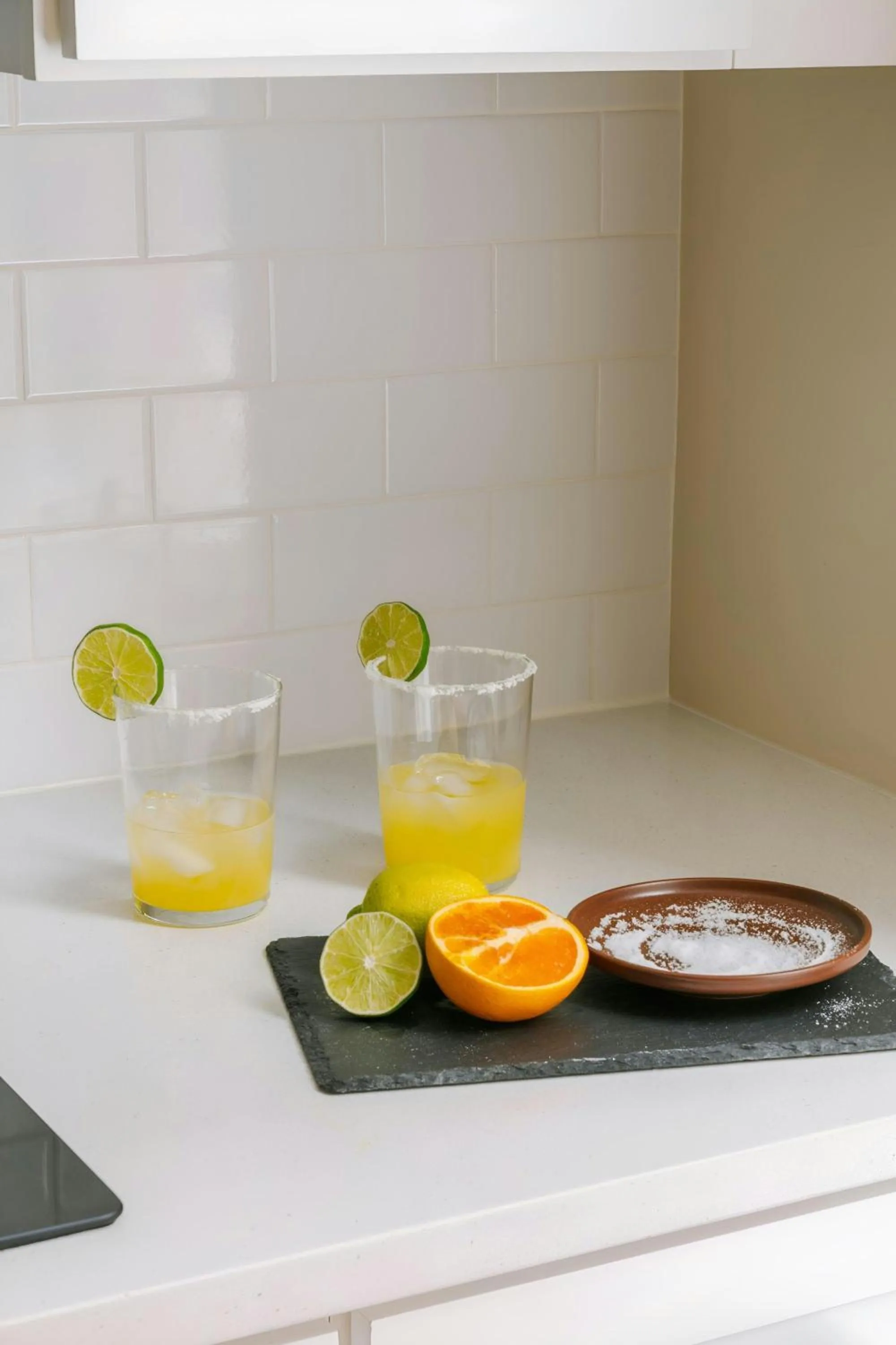 Kitchen or kitchenette in Sonder by Marriott Bonvoy Jewelers Row Apartments Millenium Park