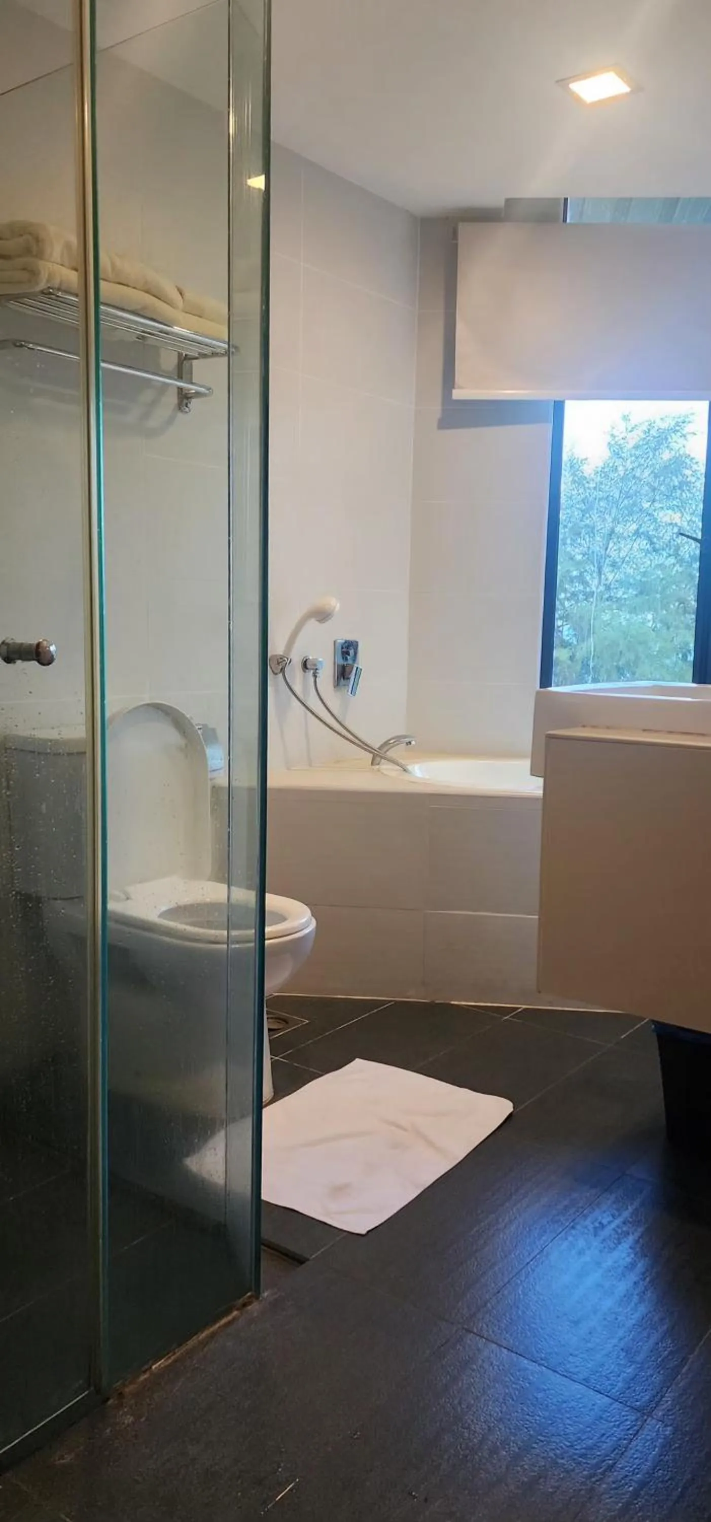 Samsuria Beach Resort & Residence