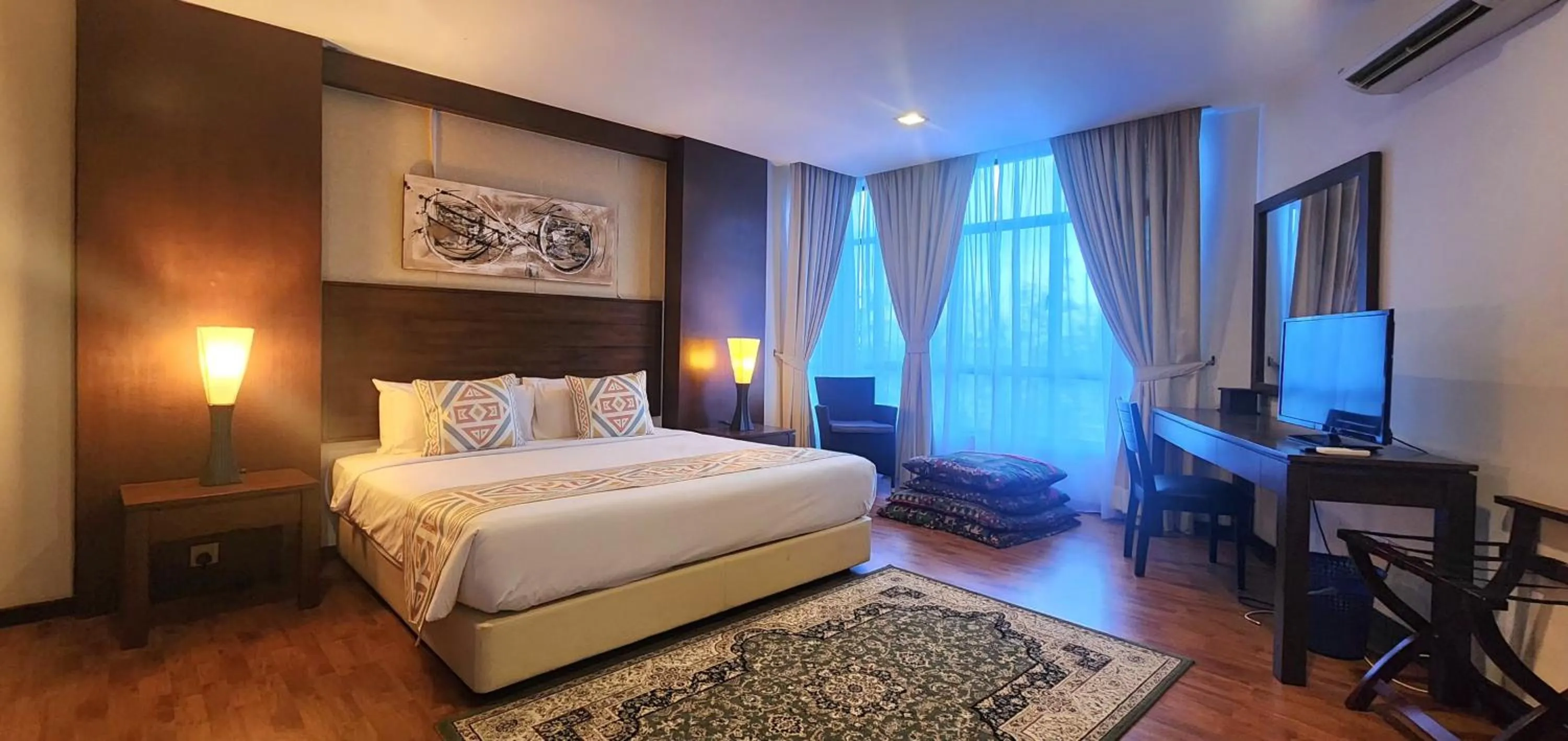 Bed in Samsuria Beach Resort & Residence