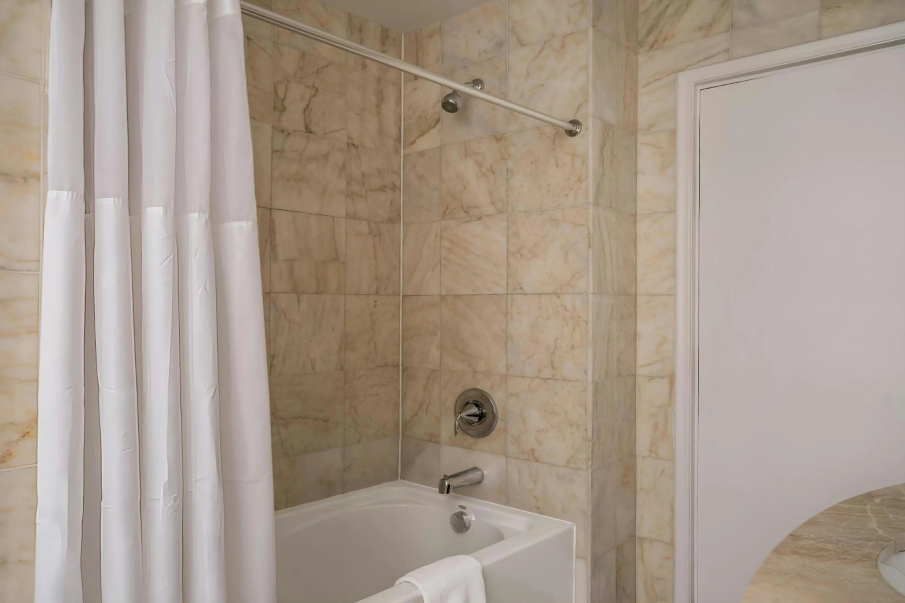 Bathroom in Flatiron Hotel, Sonder by Marriott Bonvoy