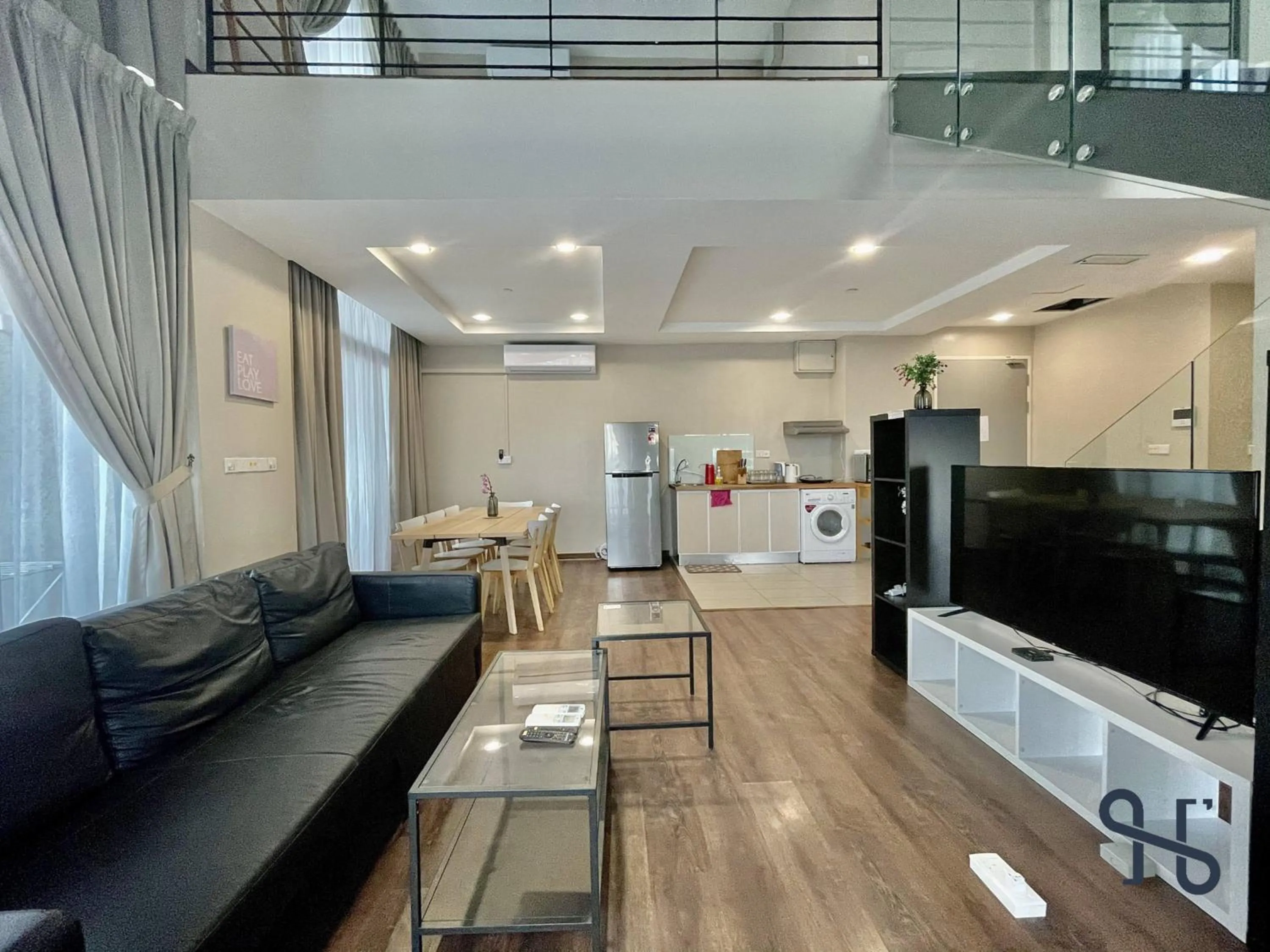 Living room in Homesuite' Home at Riverson Soho