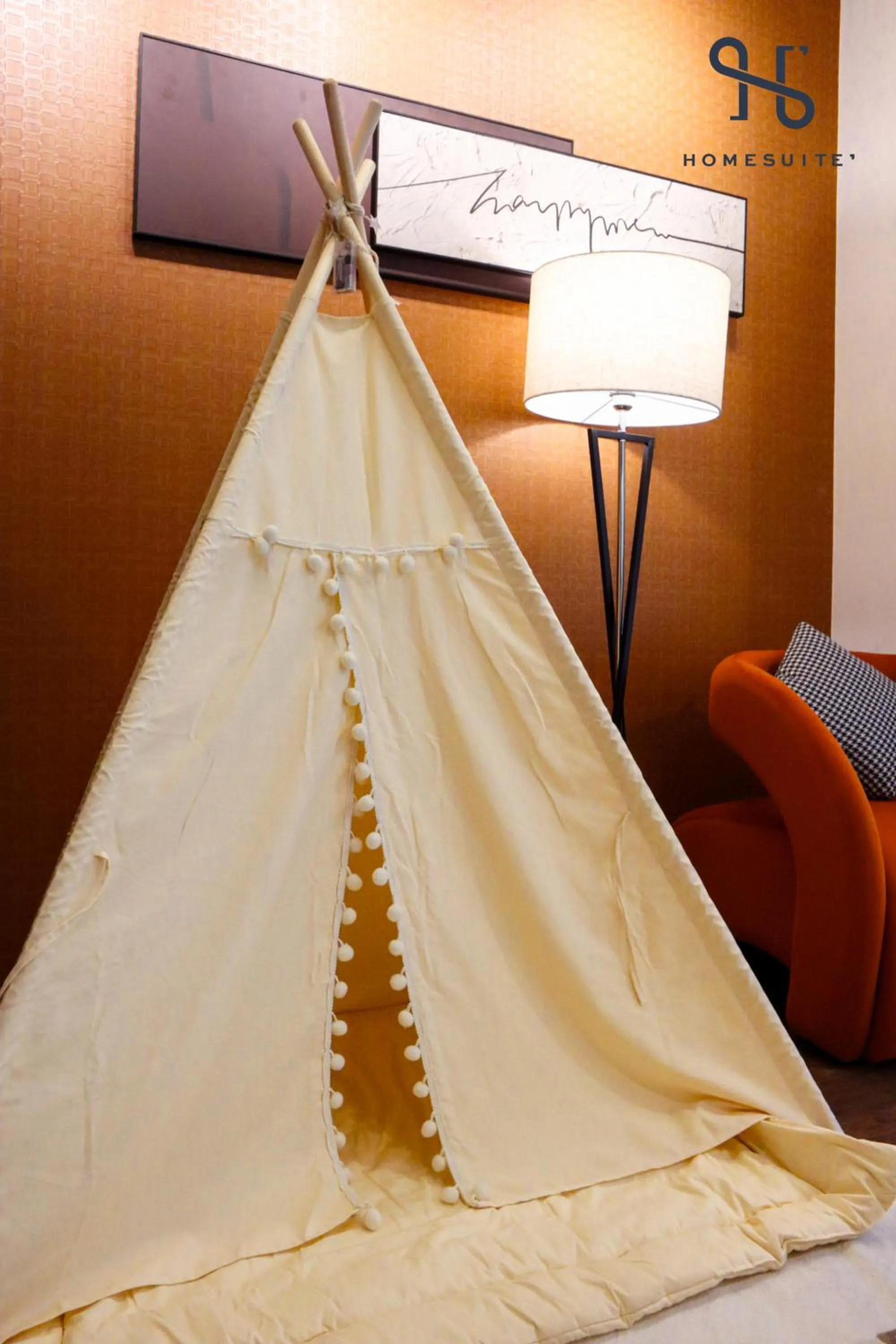 Photo of the whole room, Bed in Homesuite' Home at Riverson Soho